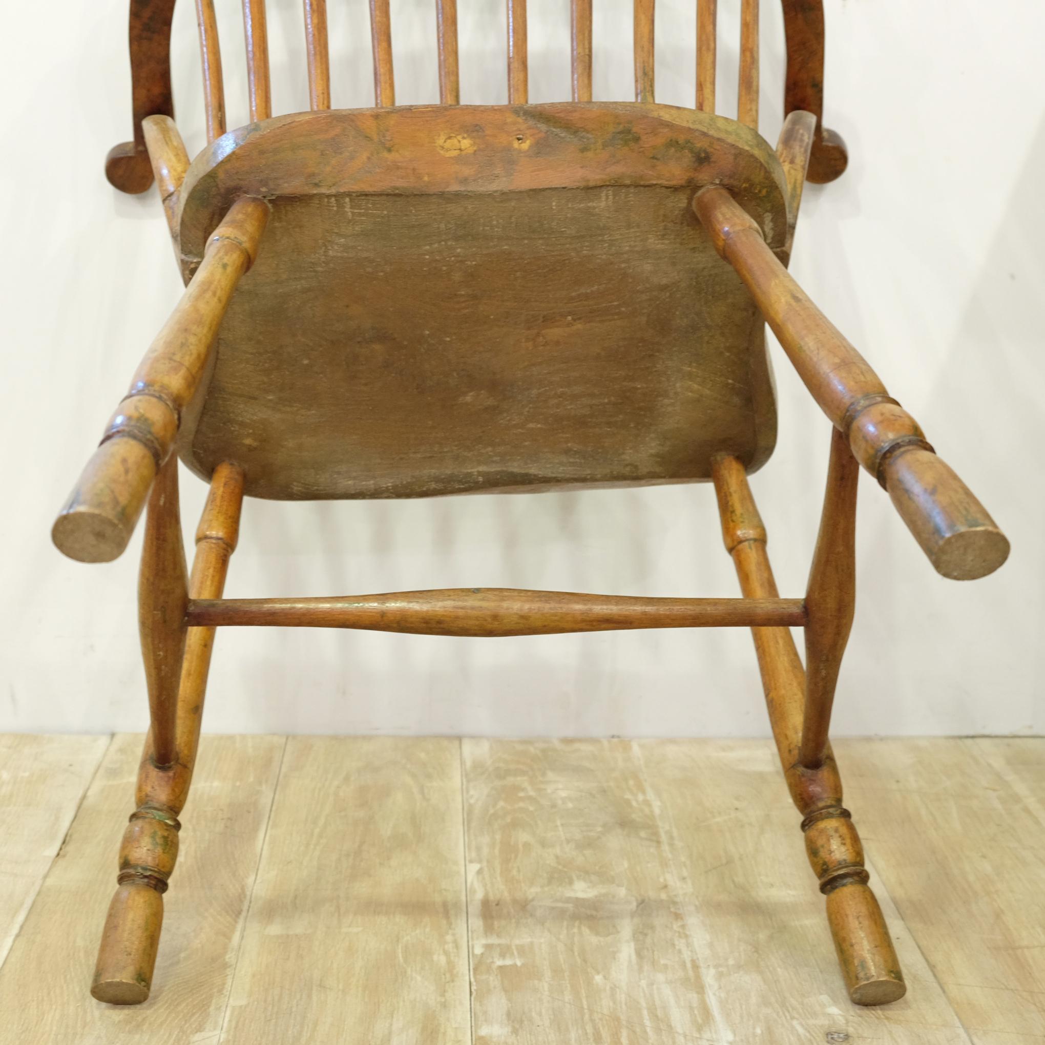 18th Century English Elm and Beech Provincial Comb Back Windsor Chair 7