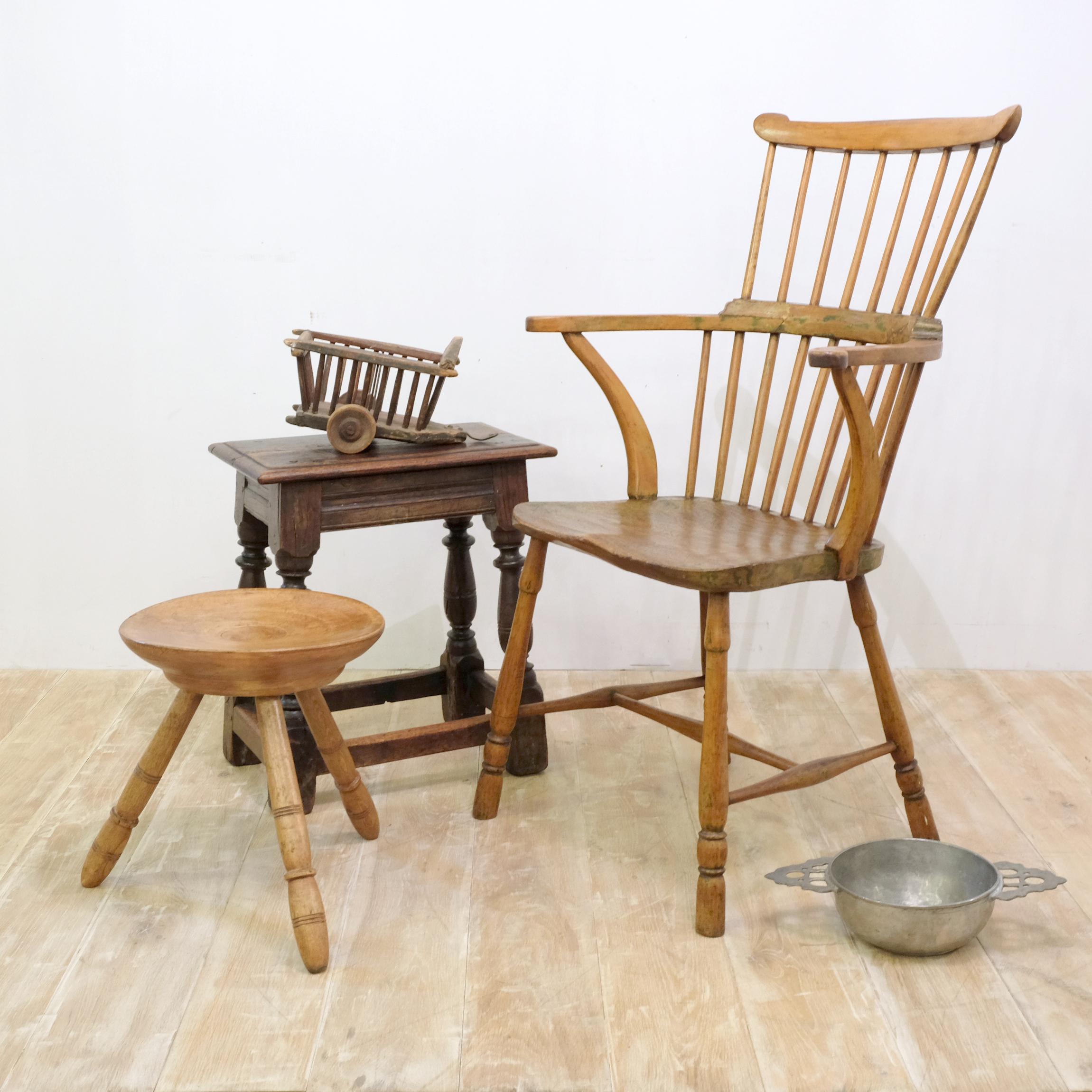 18th Century English Elm and Beech Provincial Comb Back Windsor Chair 8