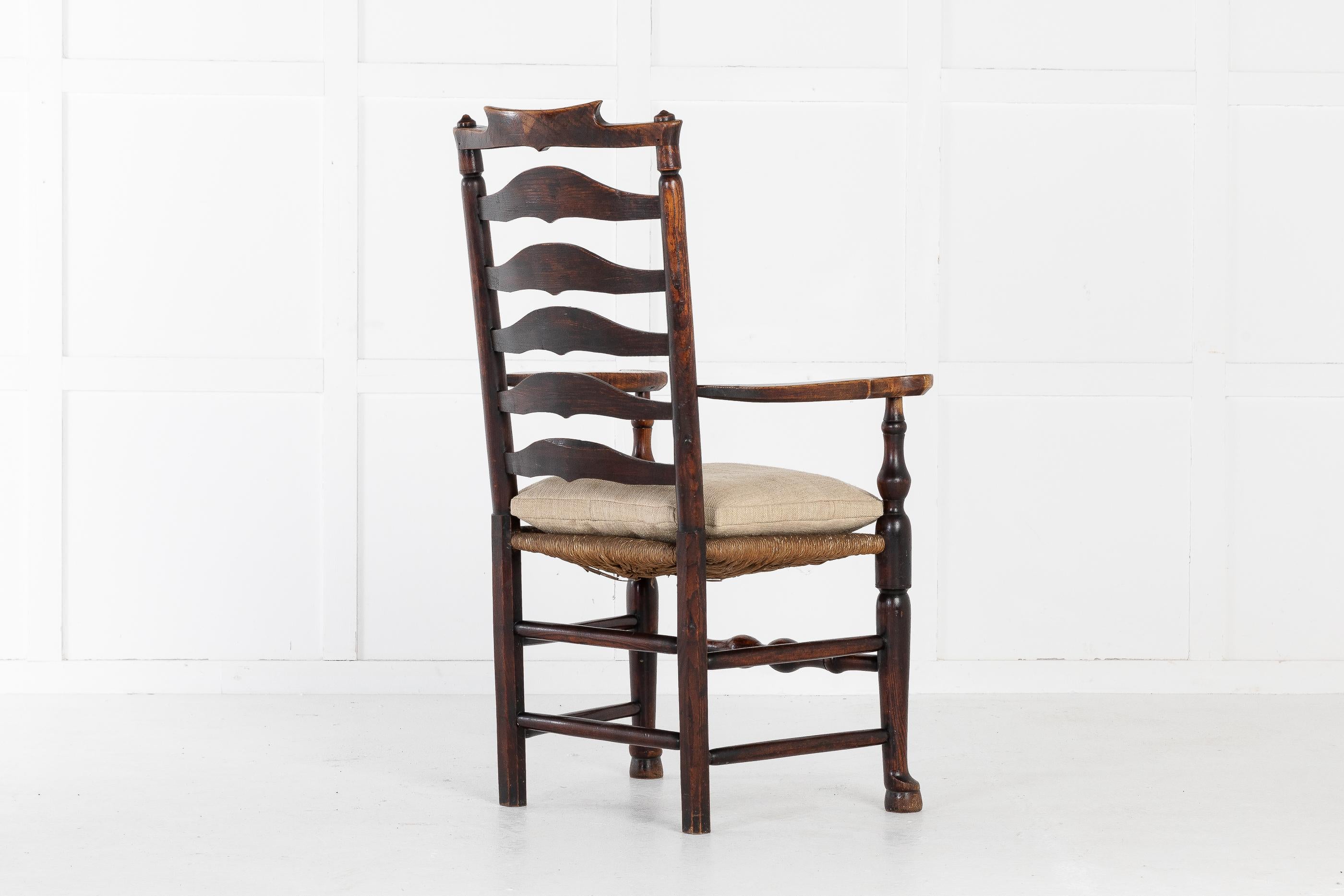 18th Century English Elm Ladder-Back Carver Chair In Good Condition In Gloucestershire, GB