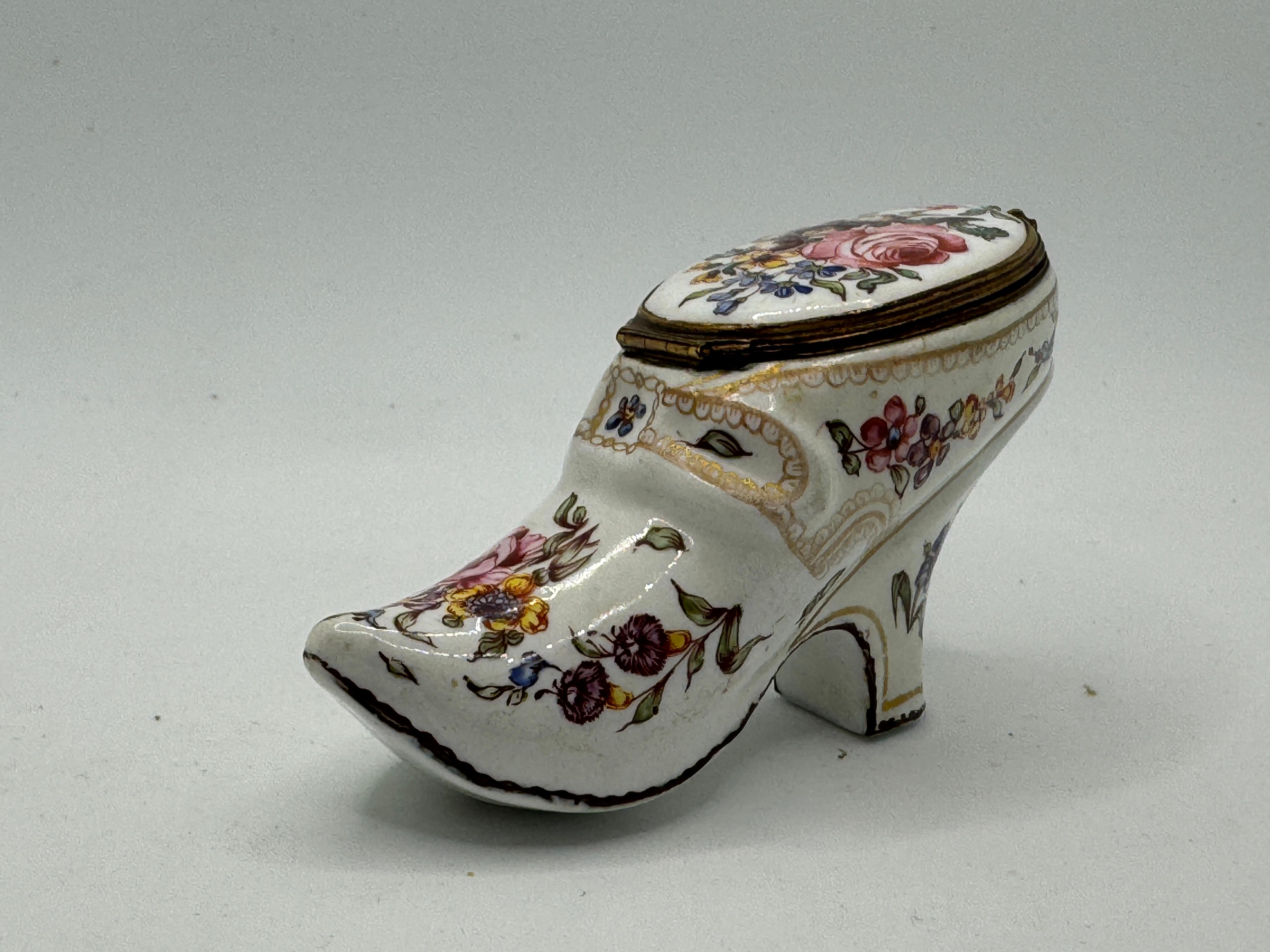 Hand-Crafted 18th Century English Enamel Shoe Shape Bonbonniere