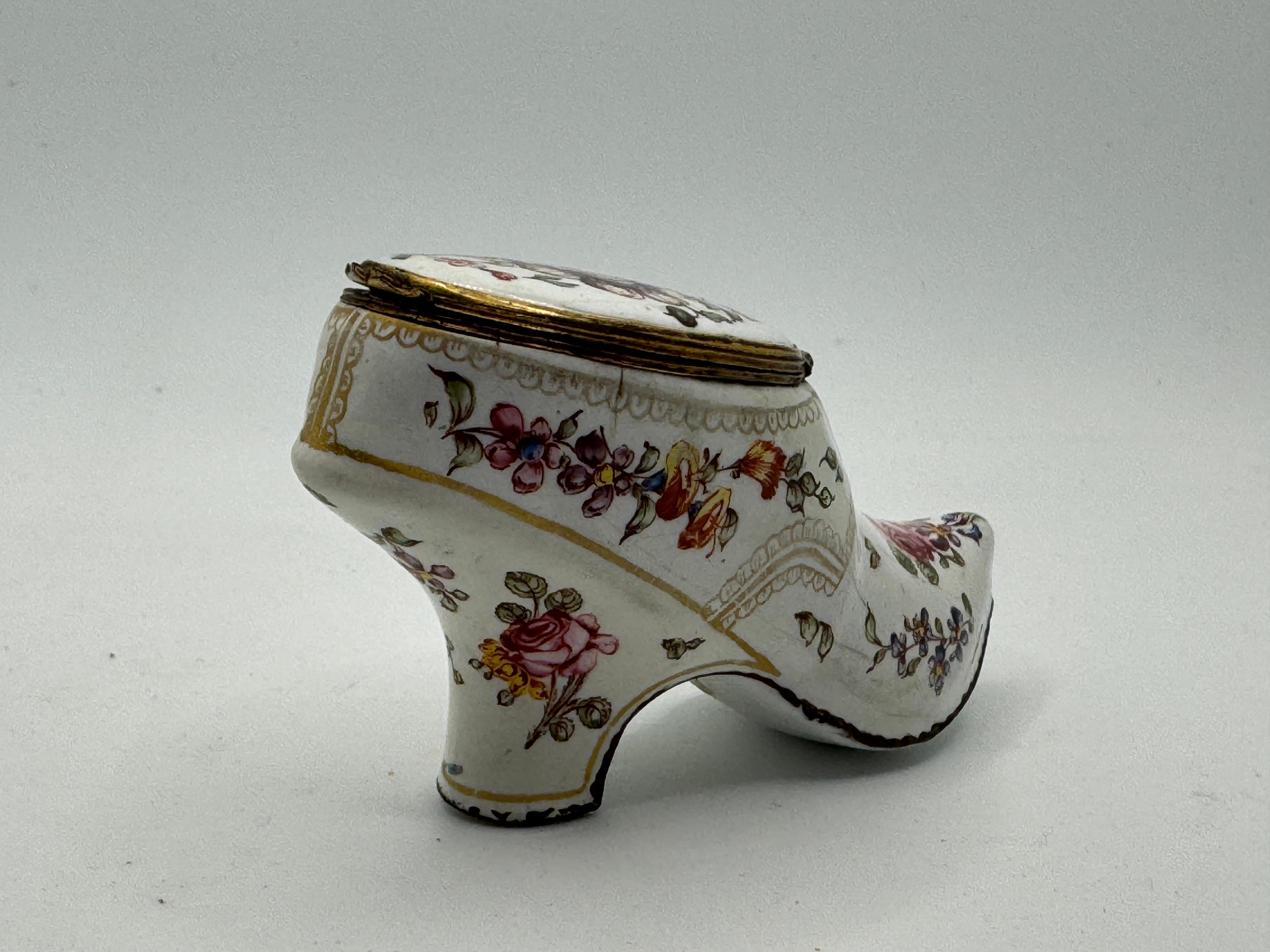 18th Century English Enamel Shoe Shape Bonbonniere 2