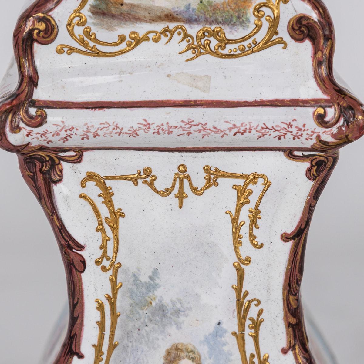 Englische Emaille-Tischuhr aus dem 18. Jahrhundert mit floralen und romantischen Szenen, um 1770 im Angebot 5