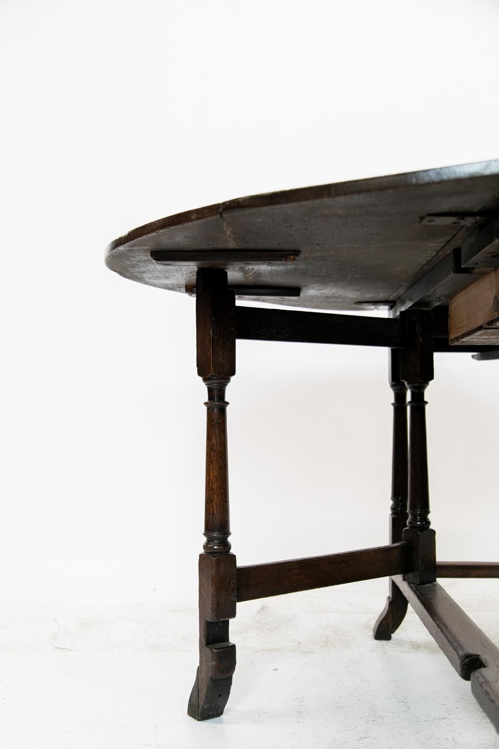 Brass 18th Century English Gateleg Table For Sale