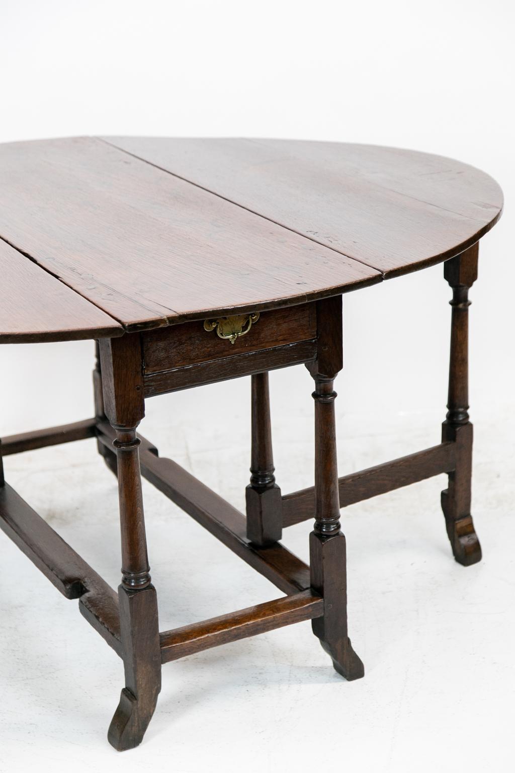 18th Century English Gateleg Table For Sale 1