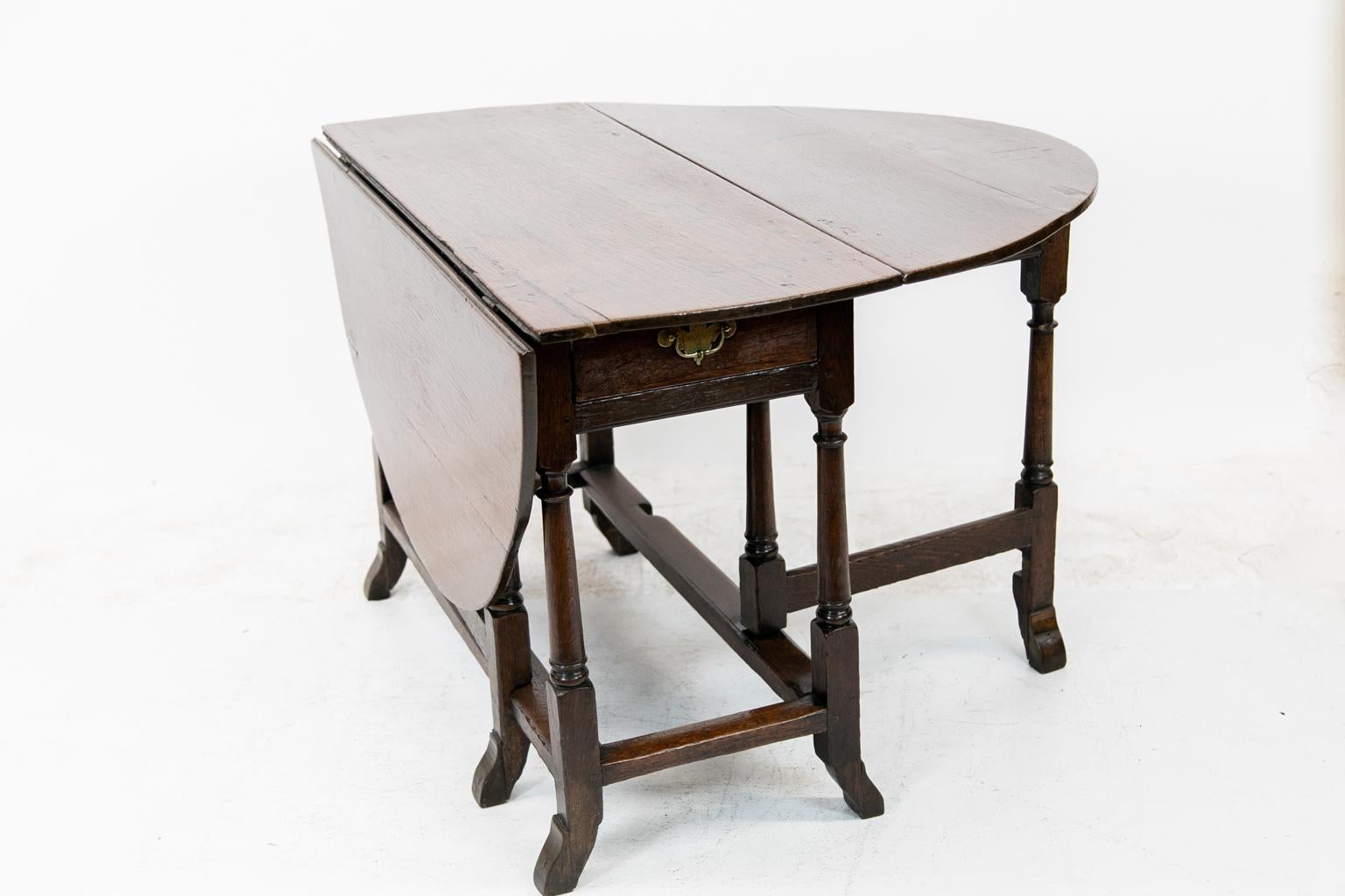 18th Century English Gateleg Table For Sale 2