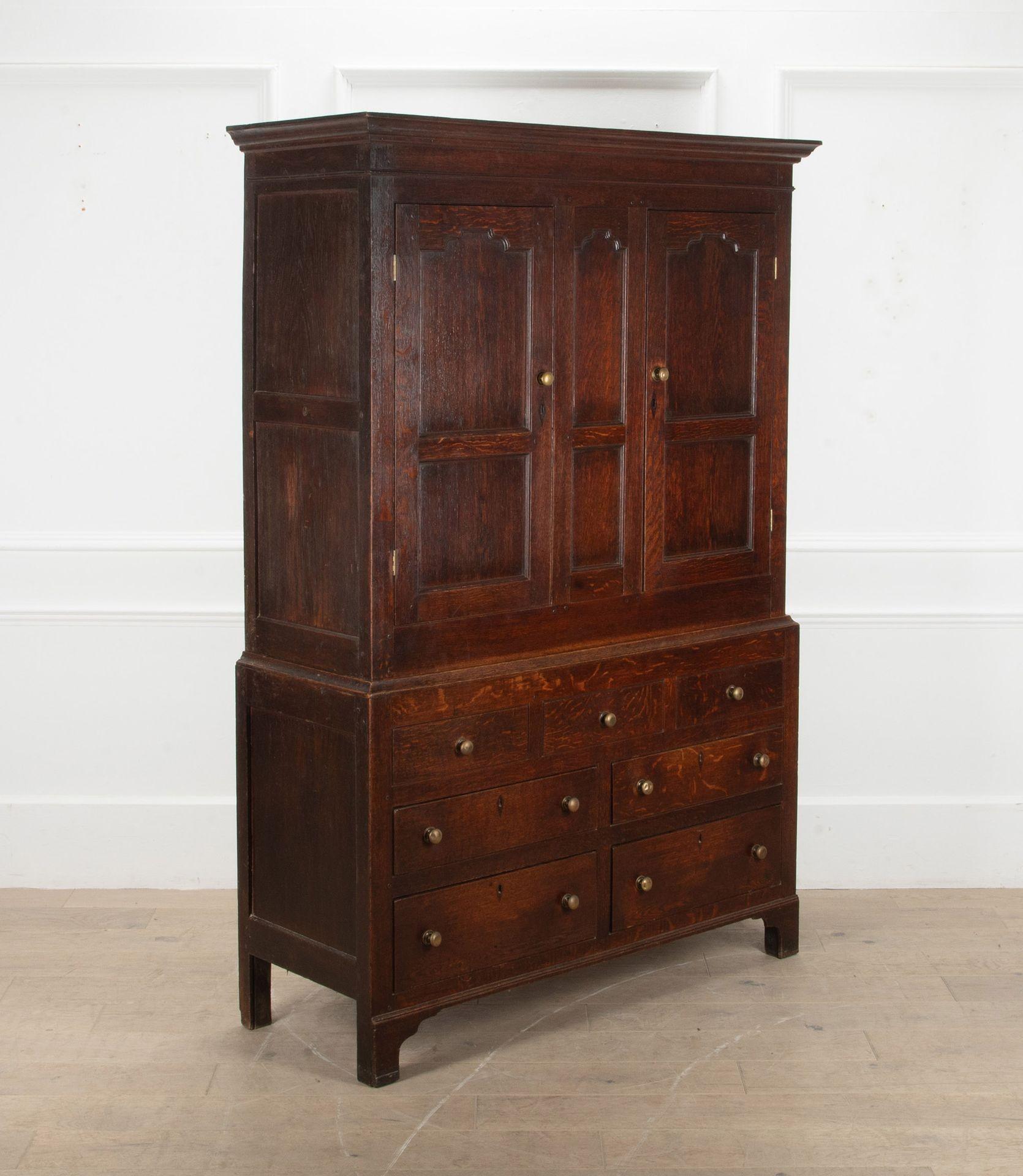 Georgien Armoire à provisions en chêne George I du 18e siècle en vente