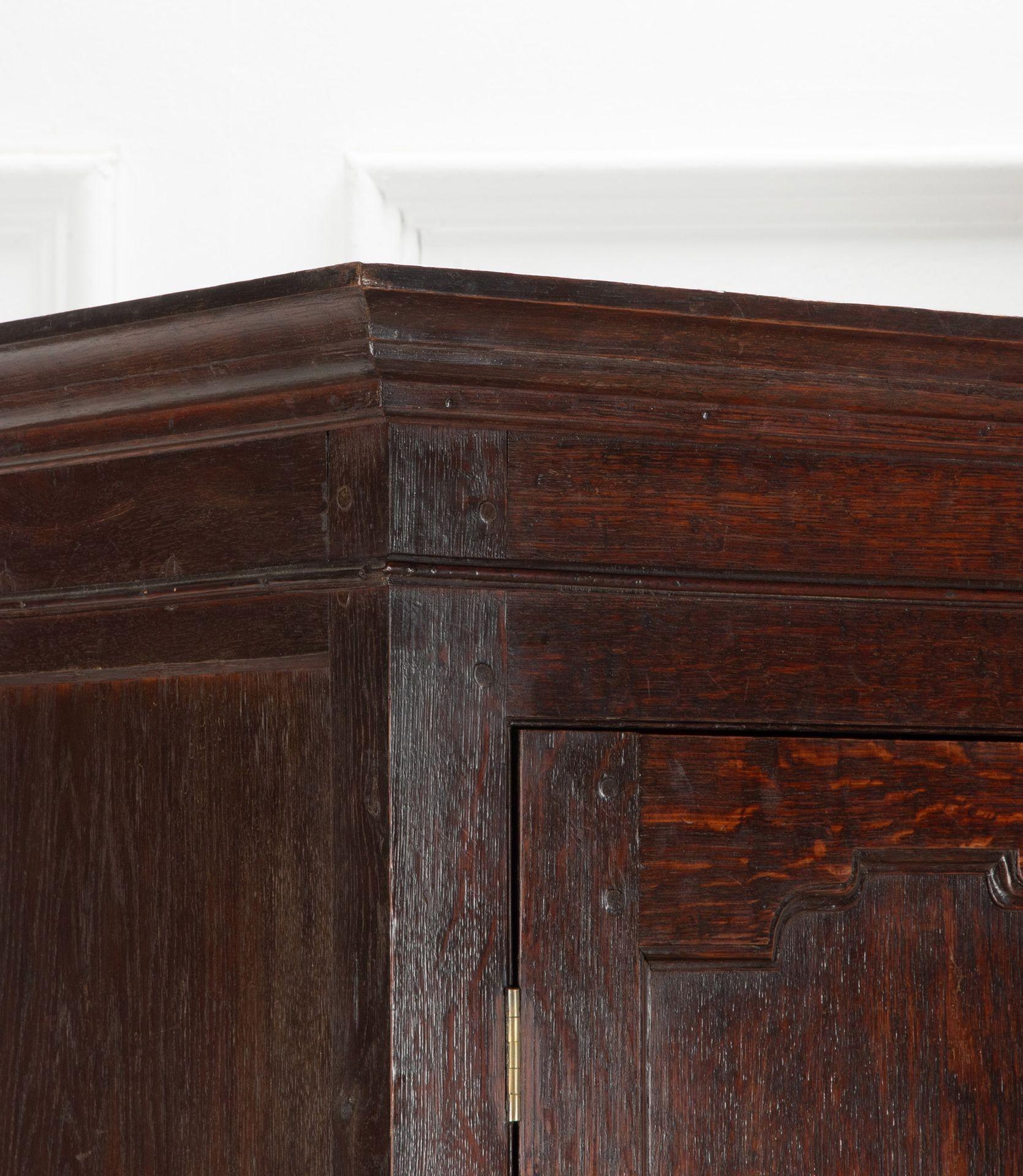Chêne Armoire à provisions en chêne George I du 18e siècle en vente