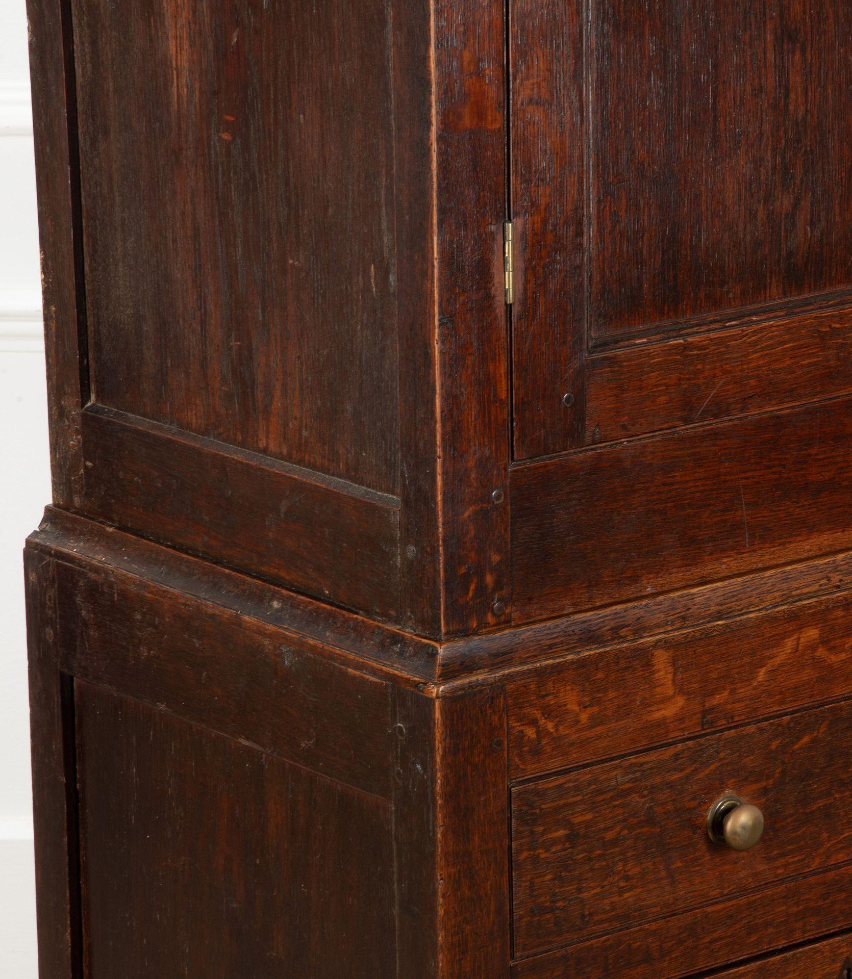 Armoire à provisions en chêne George I du 18e siècle en vente 1