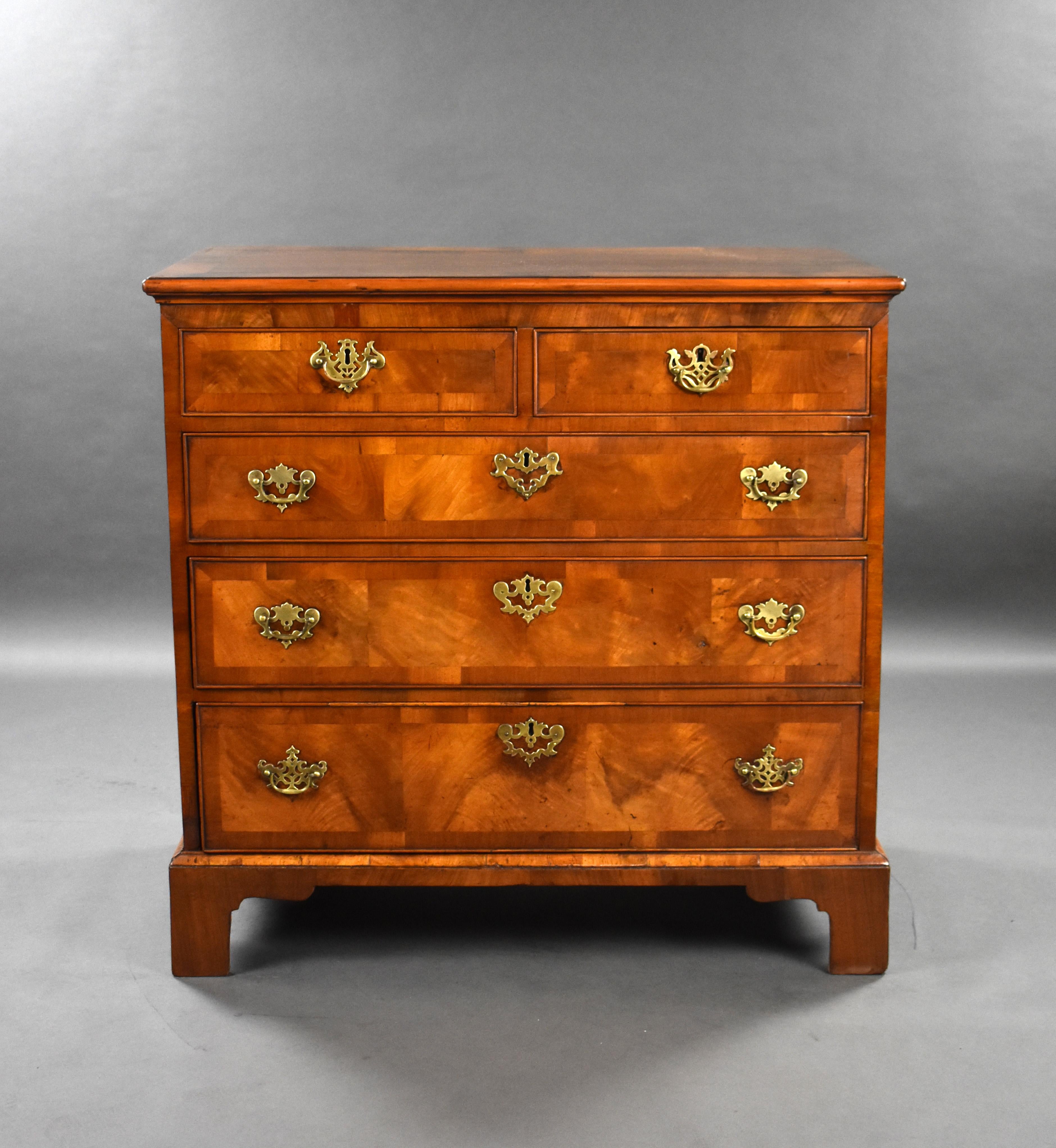 18th Century English George I Walnut Chest of Drawers In Good Condition For Sale In Chelmsford, Essex