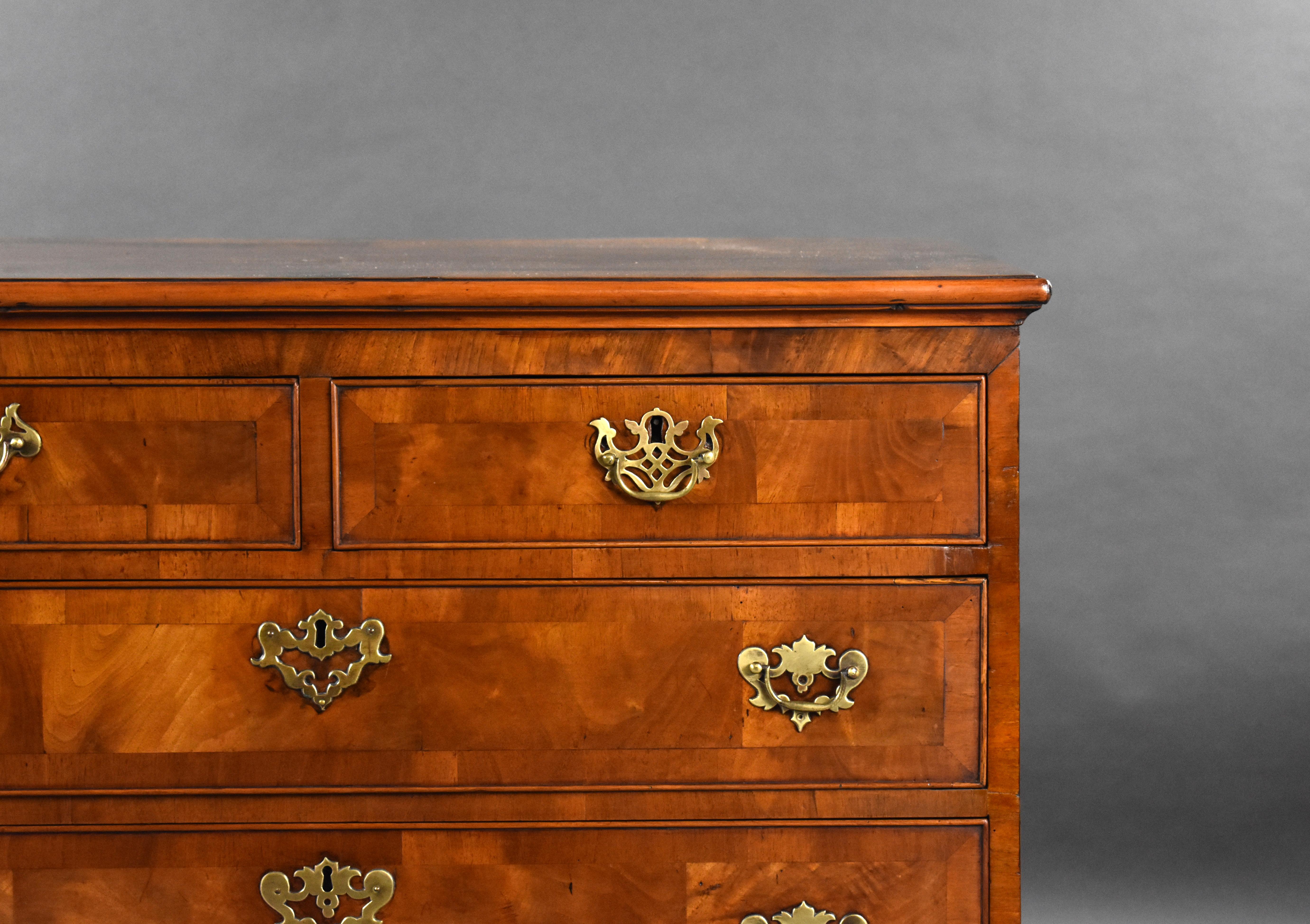 18th Century English George I Walnut Chest of Drawers For Sale 6