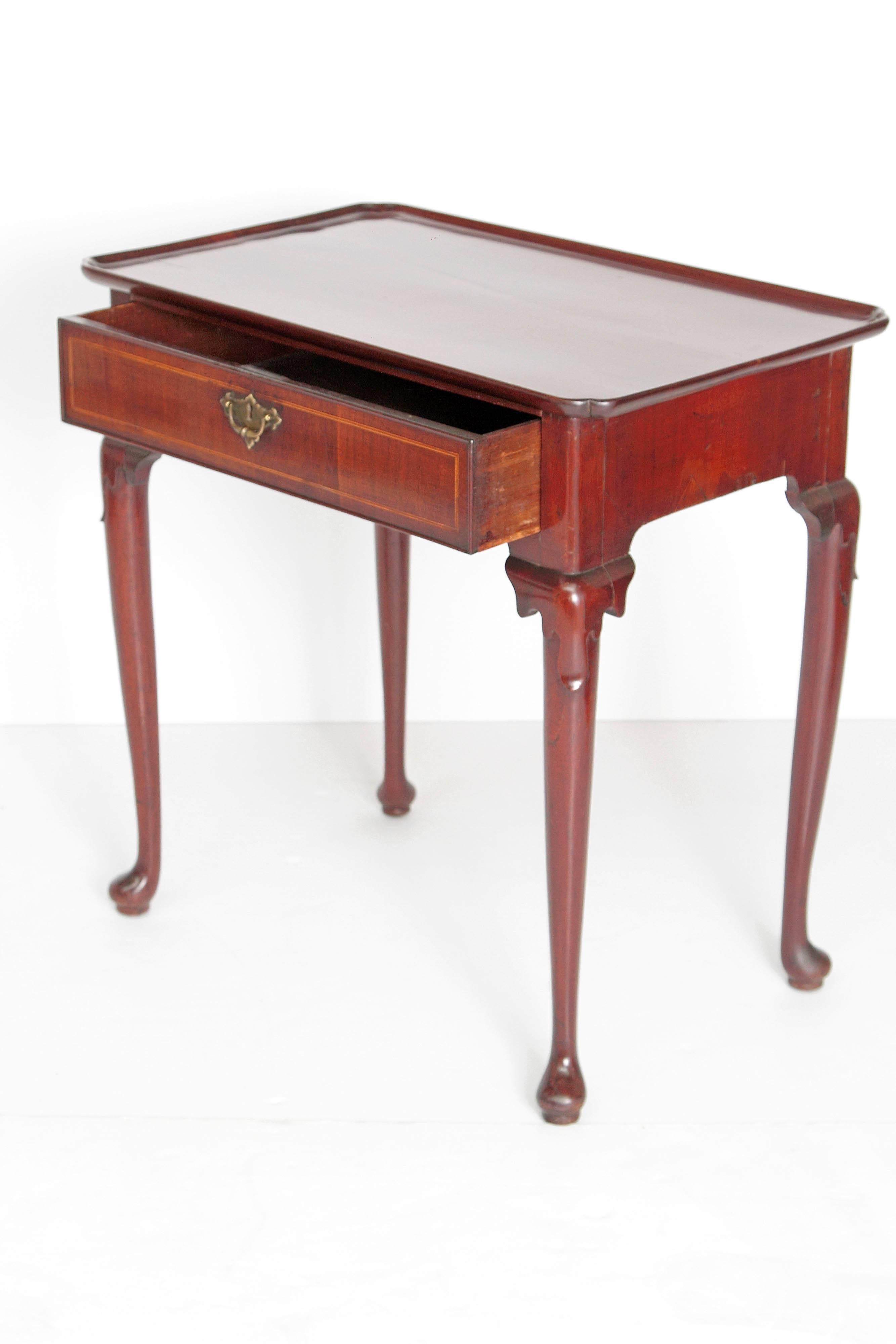 18th Century English George II Dressing Table in Walnut 2