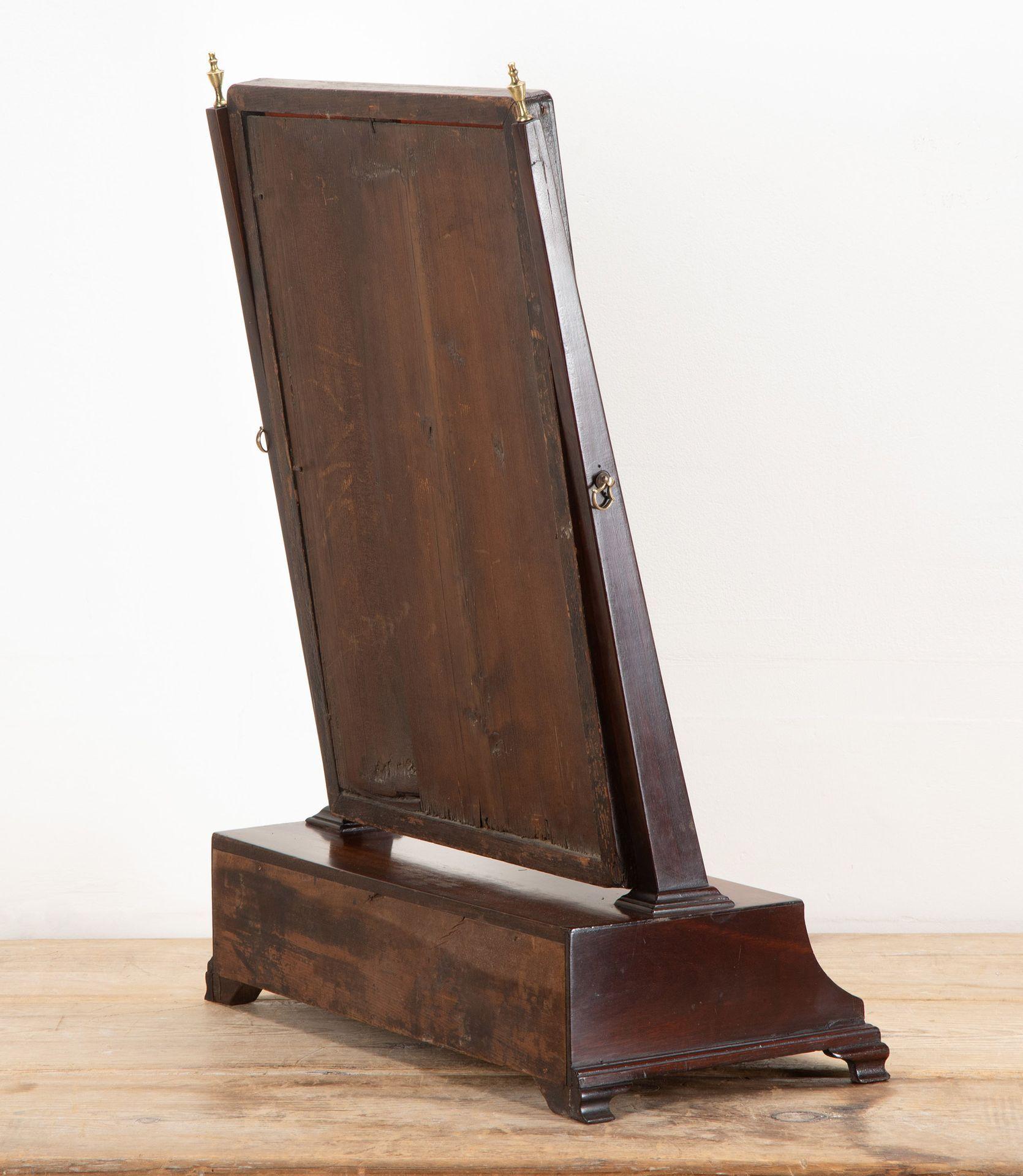 18th Century English George II Mahogany Dressing Table Mirror For Sale 1
