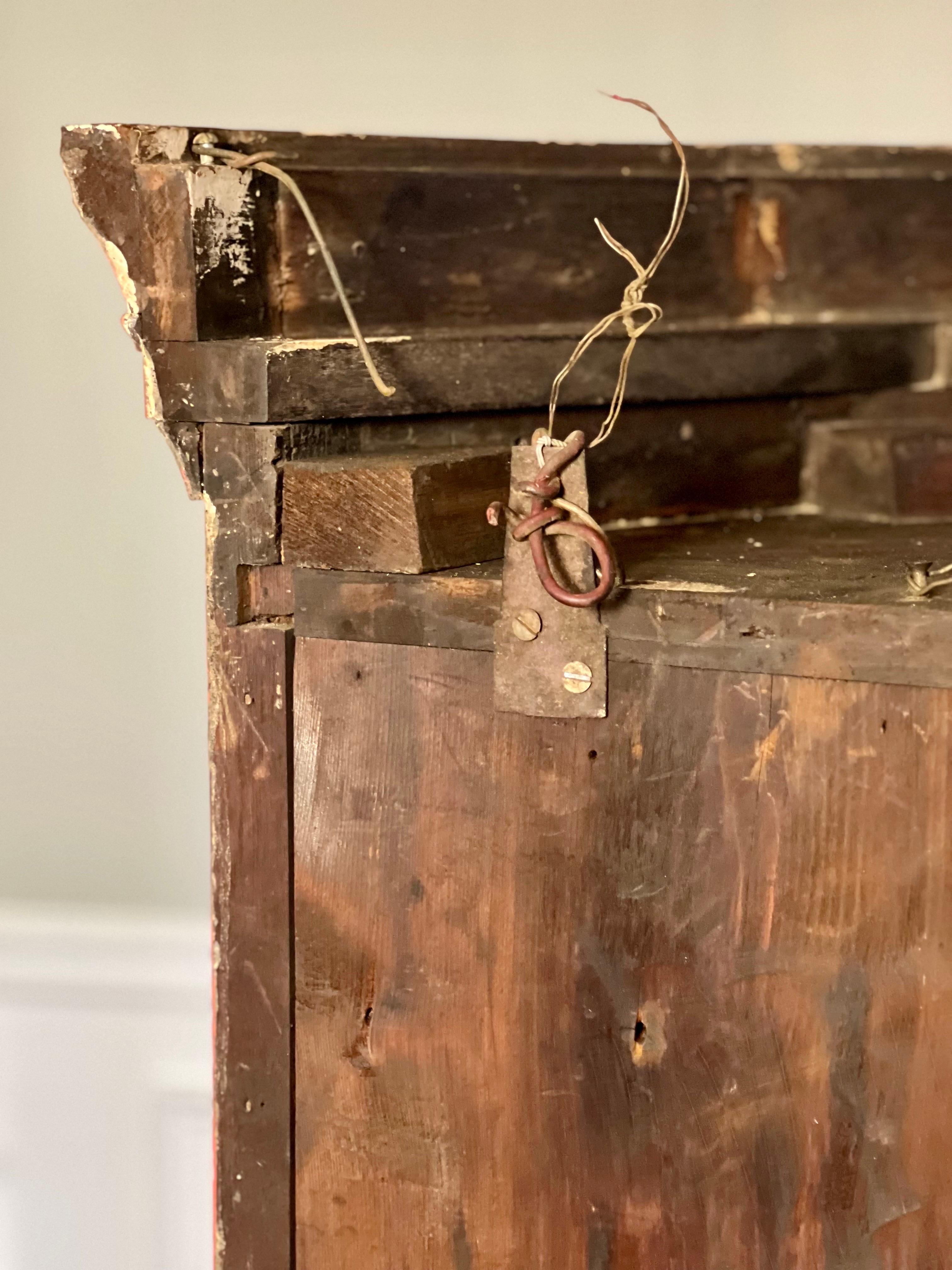 18th Century English George III Elm Burl Two Door Hanging Corner Cupboard For Sale 5