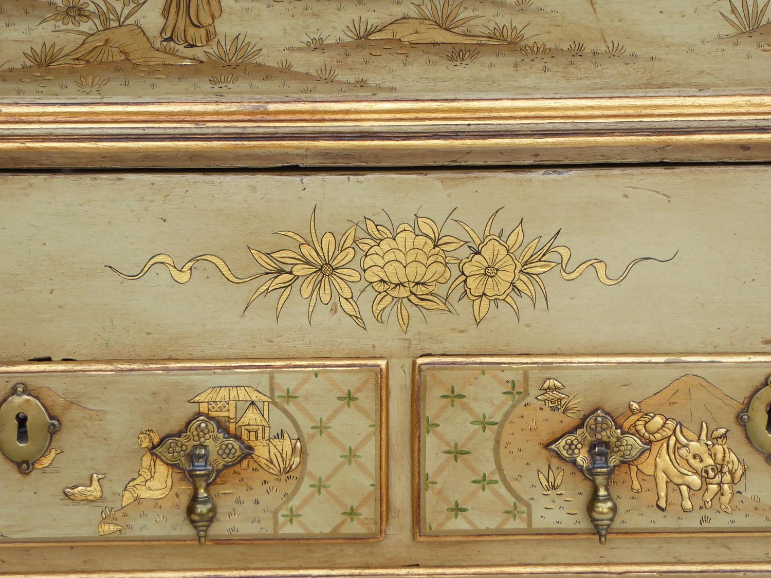 18th Century English George III Lacquer and Gilt Chinoiserie Secretary 5