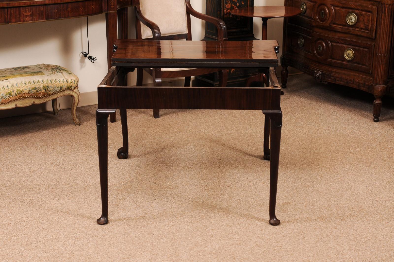 Acajou Table de jeu Concertino en acajou George III du 18e siècle en vente