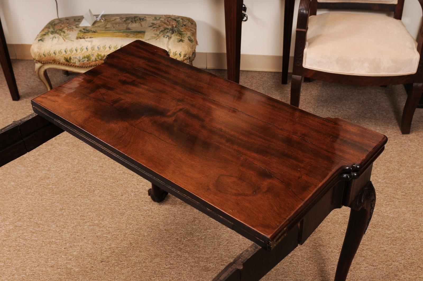 Table de jeu Concertino en acajou George III du 18e siècle en vente 1