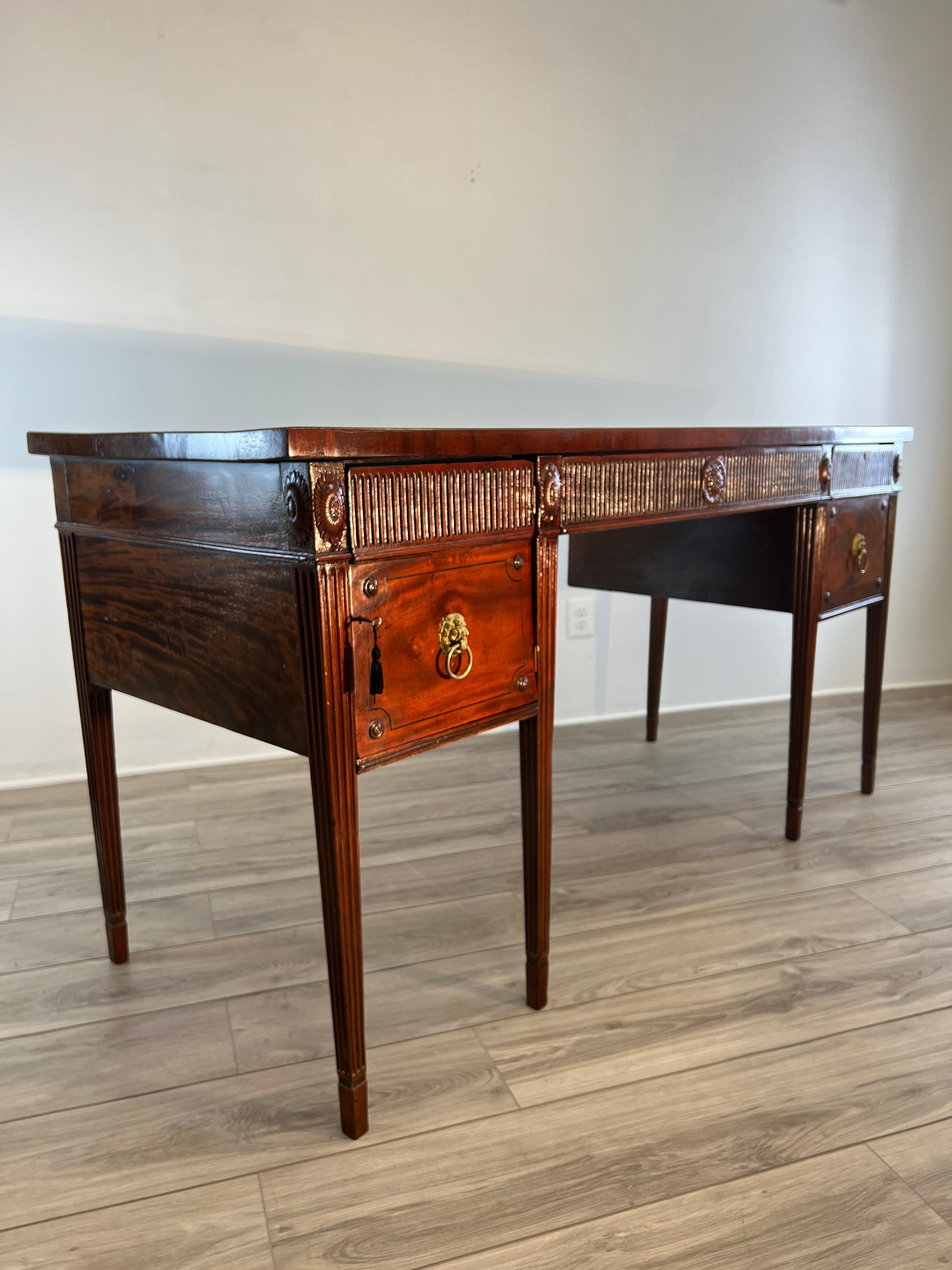 18th Century English George III Mahogany Sideboard For Sale 4