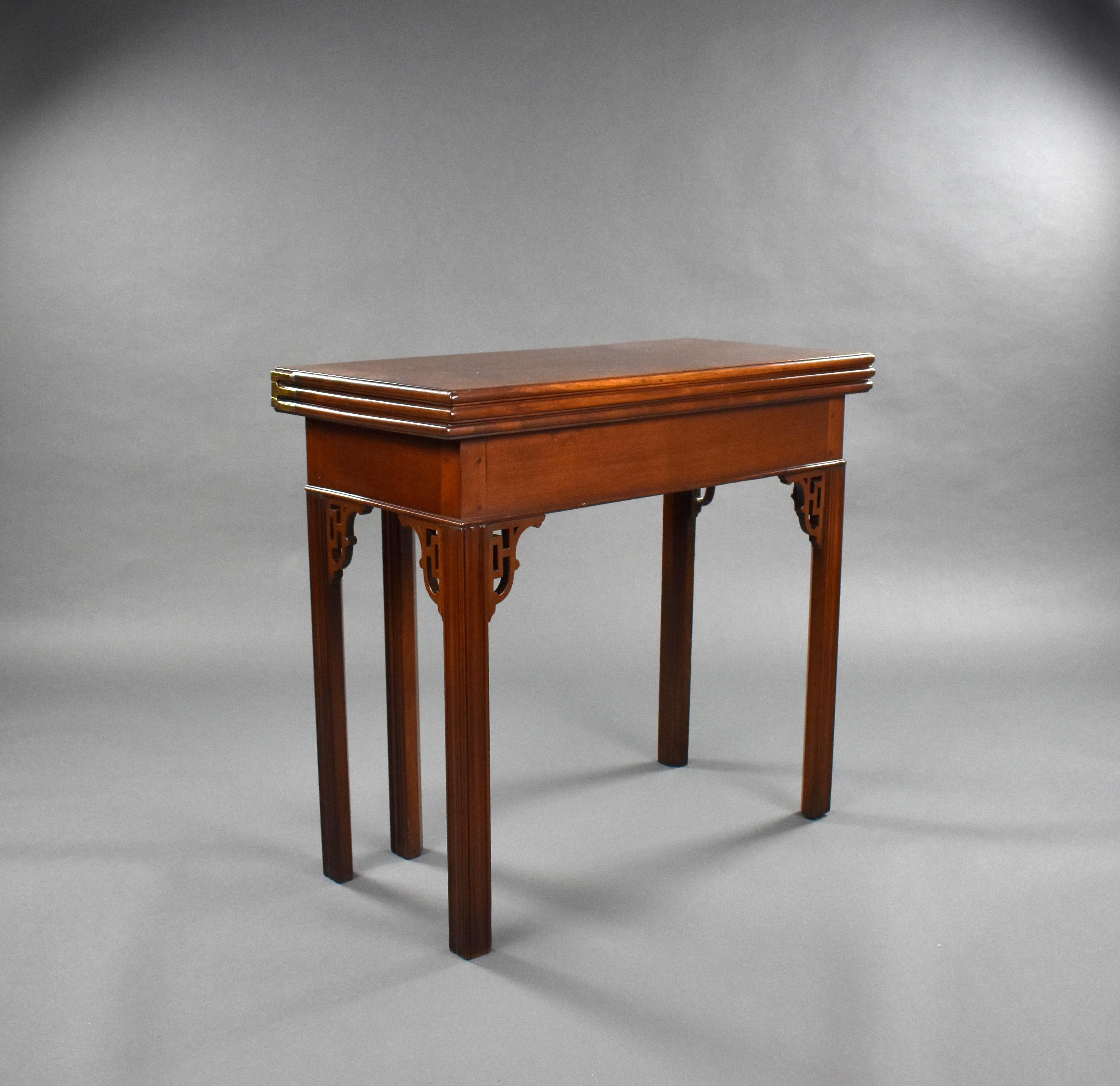 For sale is a good quality George III mahogany triple top card table, opening out into a tea table, with the other top opening to a card table with a green baise lining. There is a counter drawer to the rear. The card table stands on square legs and