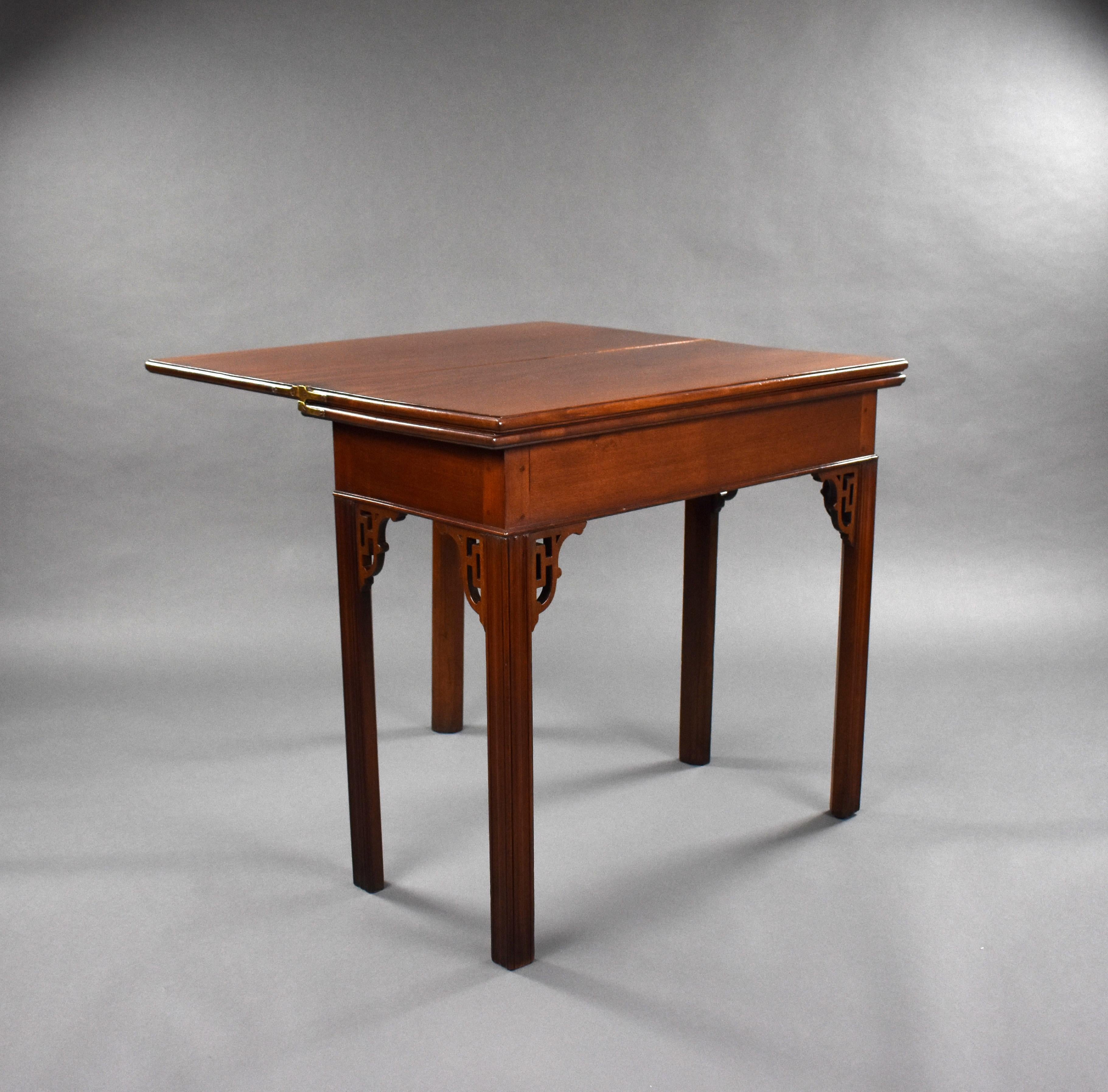 Chippendale 18th Century English George III Mahogany Triple Top Card Table