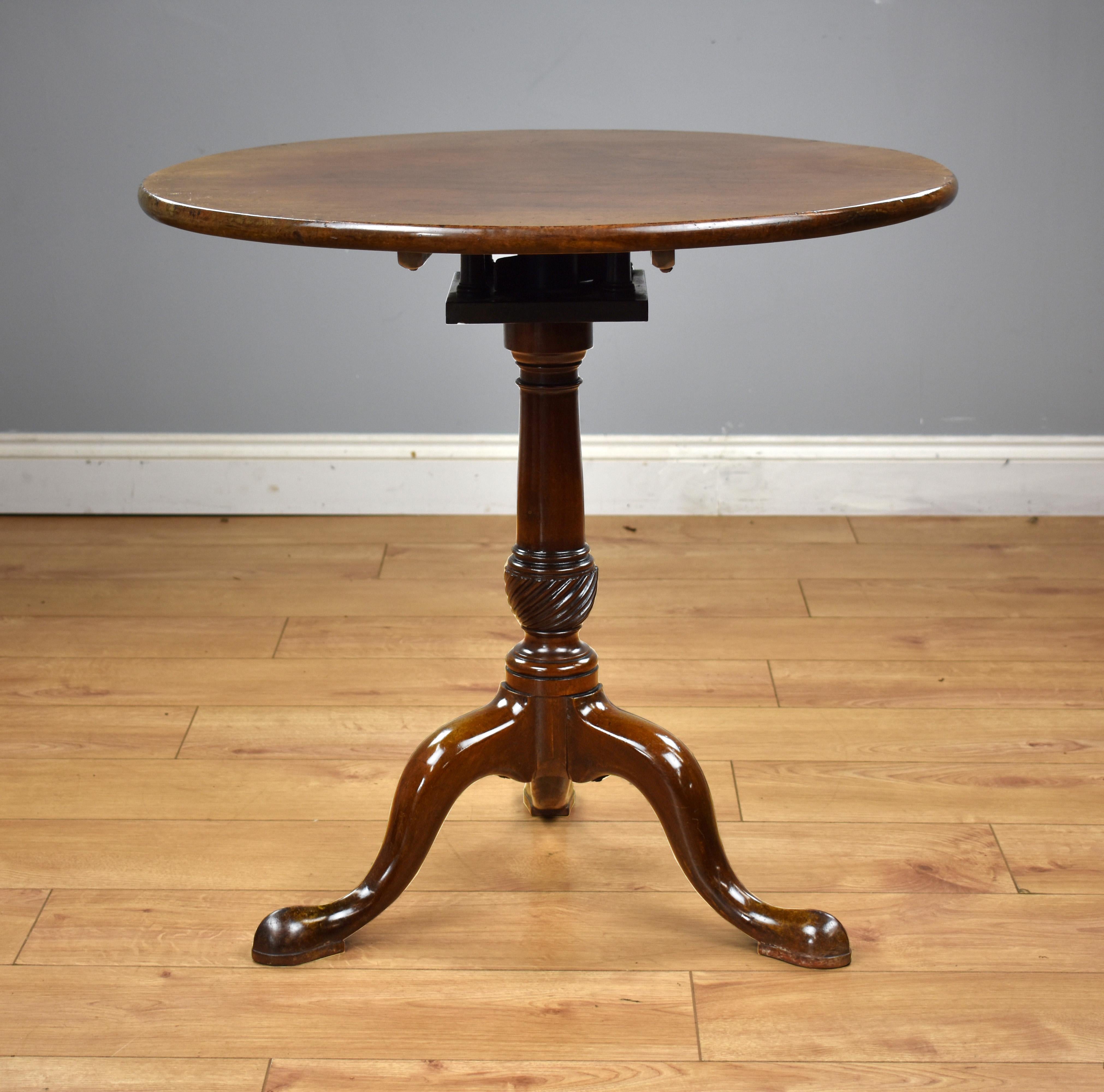 18th Century English George III Mahogany Tripod Table In Good Condition In Chelmsford, Essex
