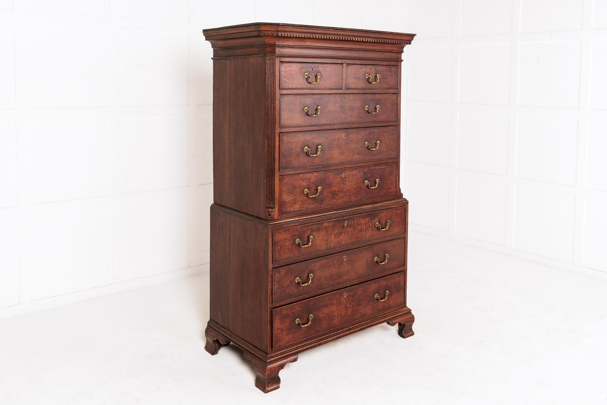 18th Century English George III Oak Chest on Chest In Good Condition In Gloucestershire, GB