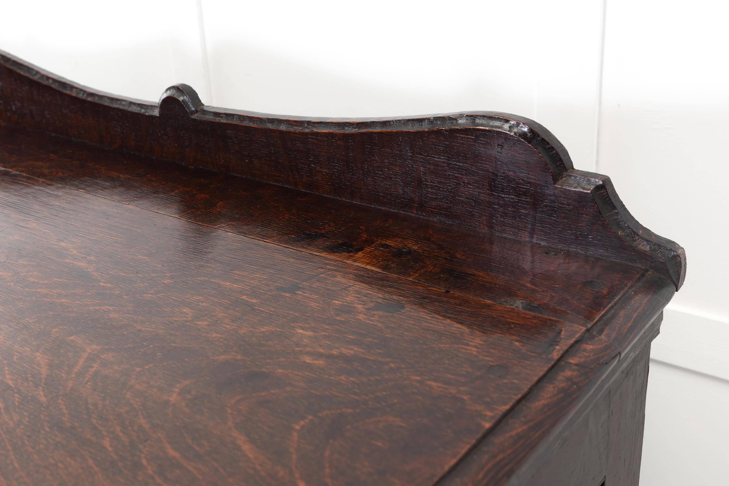 18th Century English George III Oak Dresser Base In Good Condition In Gloucestershire, GB
