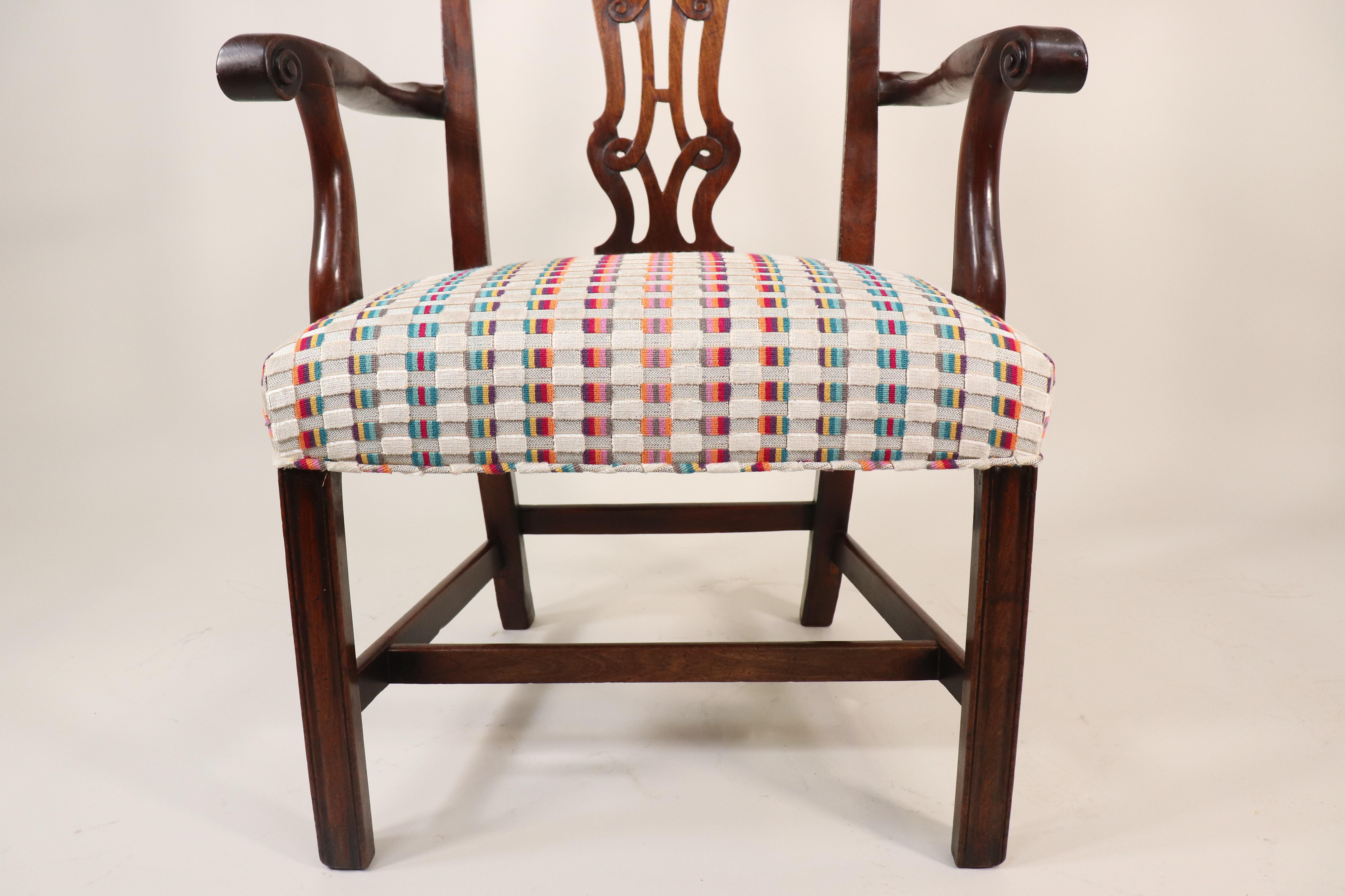 18th Century English George III Period Mahogany Armchair with Modern Fabric For Sale 1