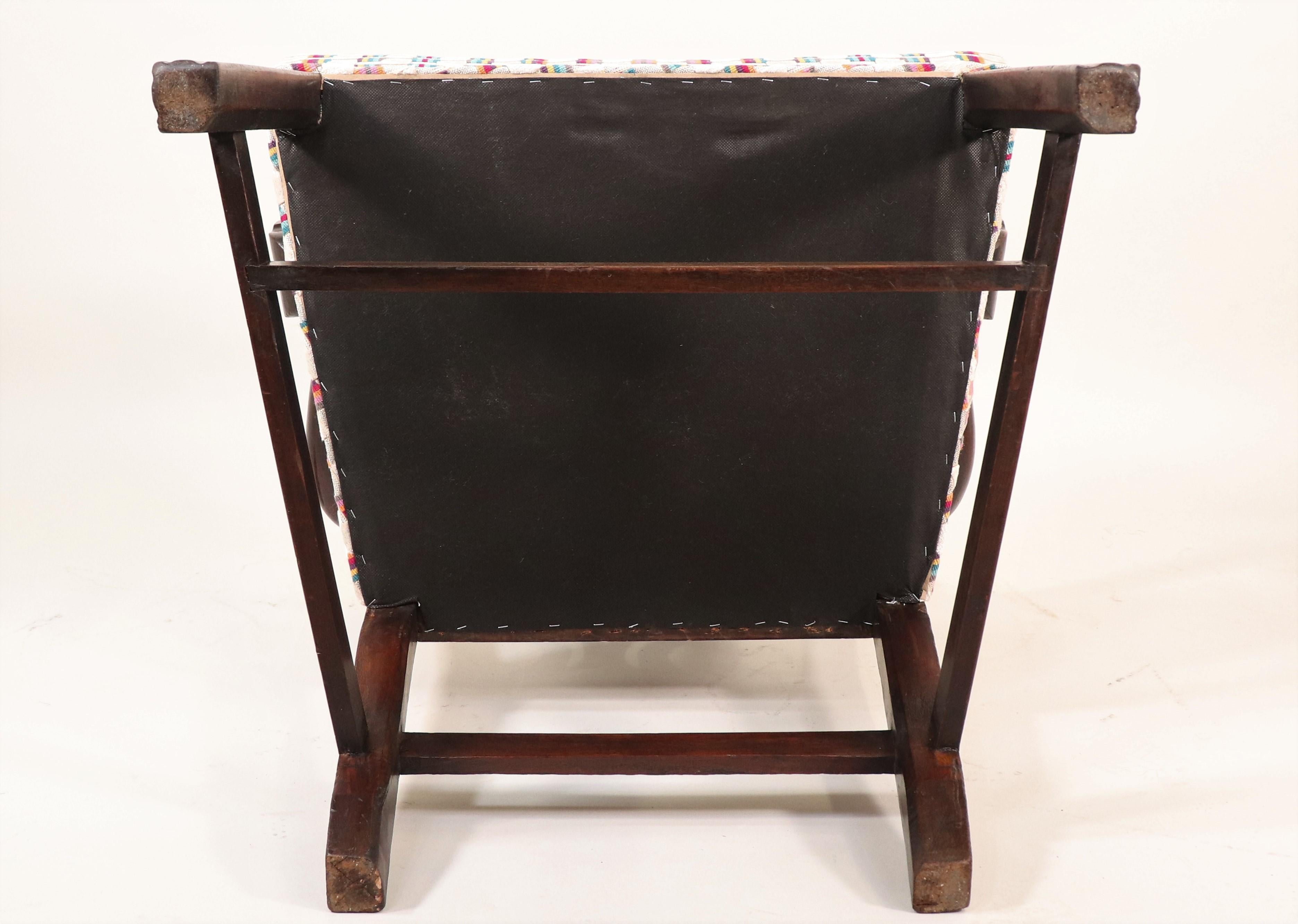 Englischer Mahagoni-Sessel aus der George-III-Periode des 18. Jahrhunderts mit modernem Stoff im Angebot 3