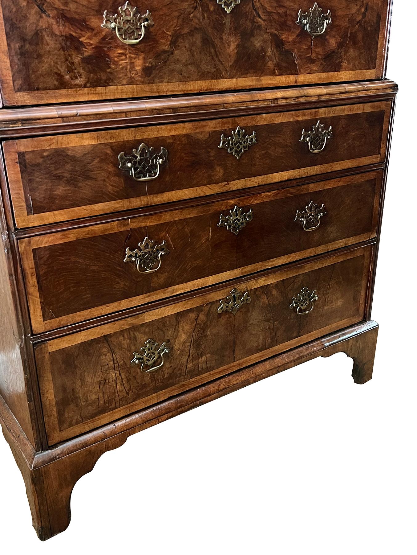 18th Century English Georgian Burl Walnut Veneer Chest on Chest For Sale 4