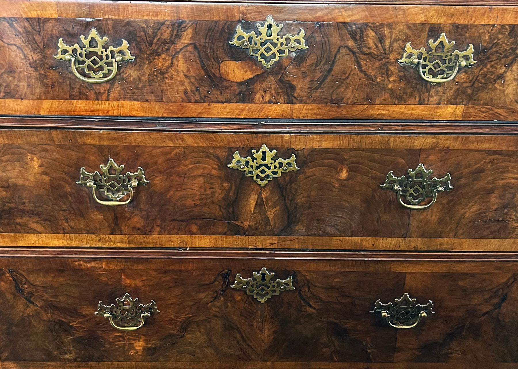 George II 18th Century English Georgian Burl Walnut Veneer Chest on Chest For Sale