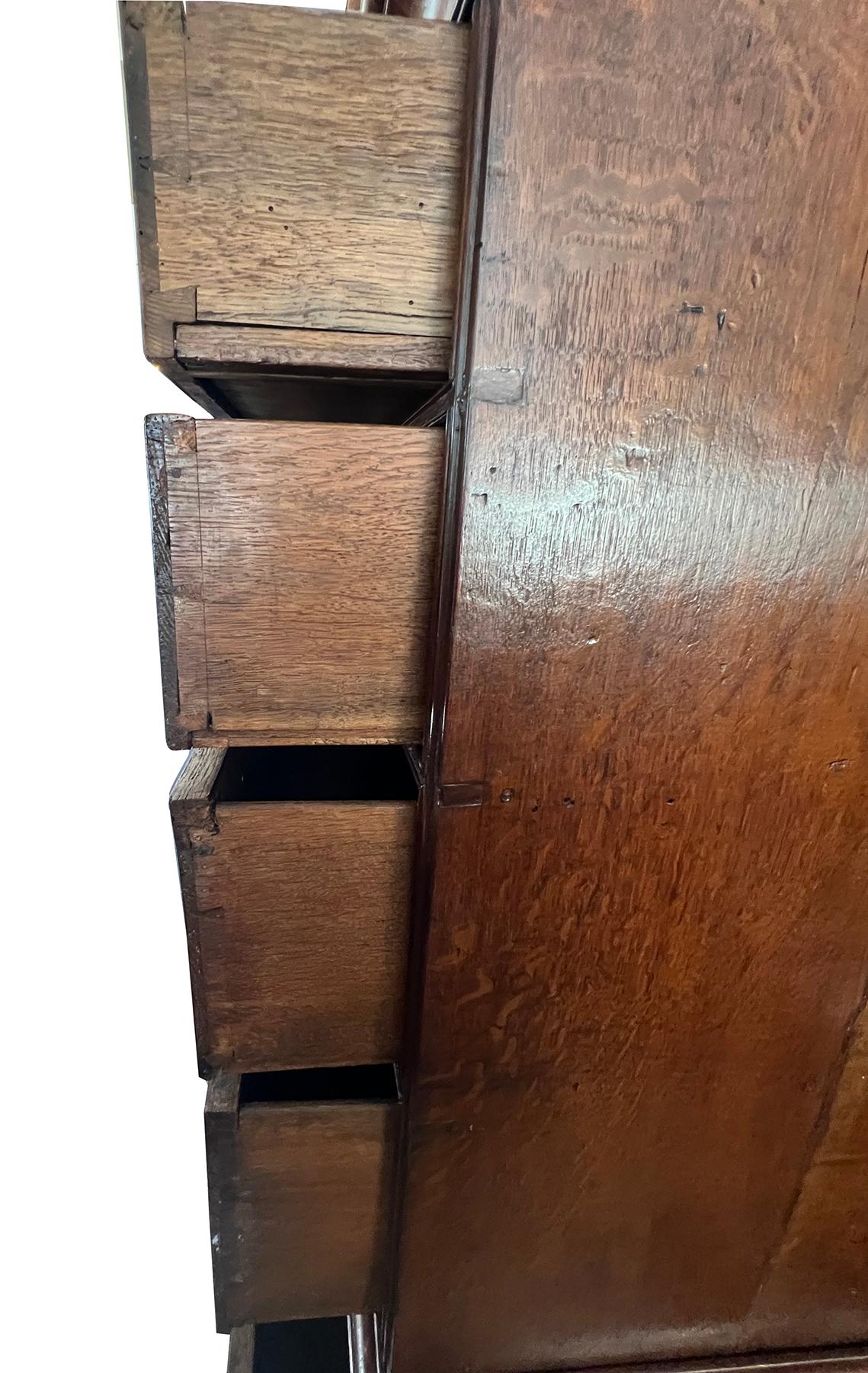 18th Century English Georgian Burl Walnut Veneer Chest on Chest In Good Condition For Sale In San Francisco, CA