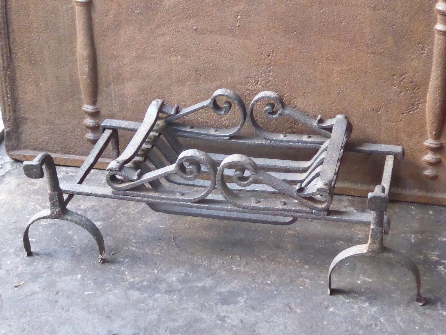 Forged 18th Century English Georgian Fireplace Grate or Fire Basket