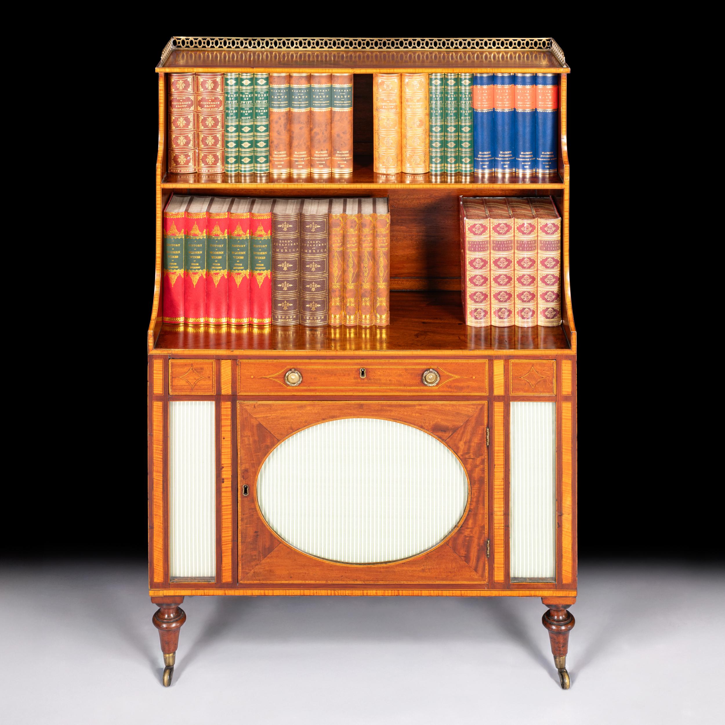 18th Century English Georgian Mahogany and Satinwood Cabinet Bookcase im Zustand „Gut“ im Angebot in Dublin, IE
