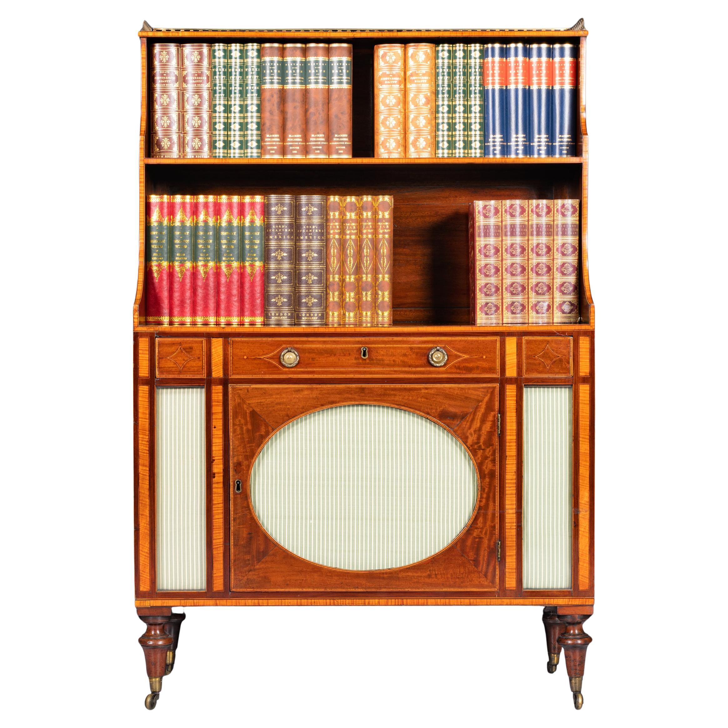 18th Century English Georgian Mahogany and Satinwood Cabinet Bookcase im Angebot