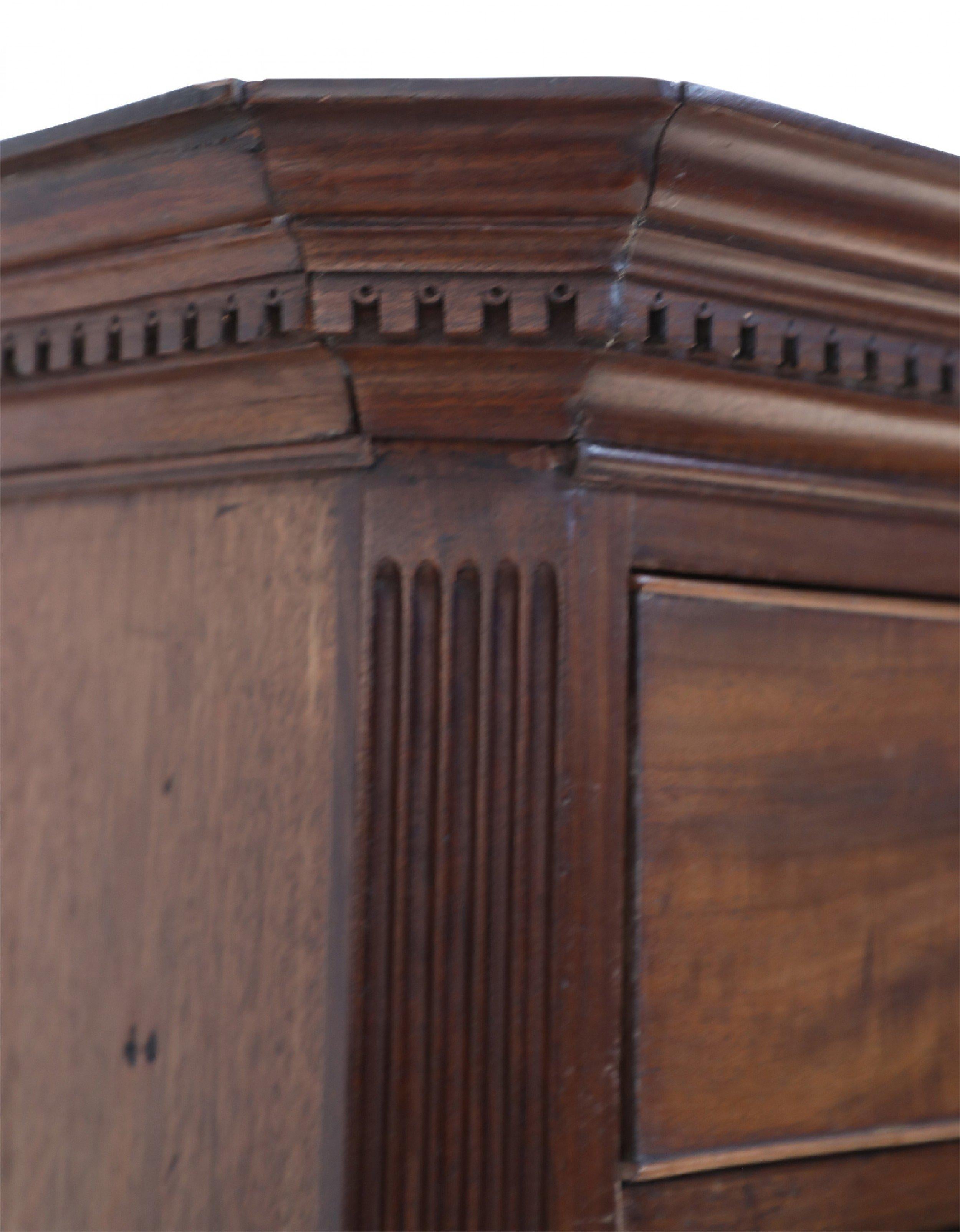 18th Century English Georgian Mahogany Chest on Chest For Sale 1