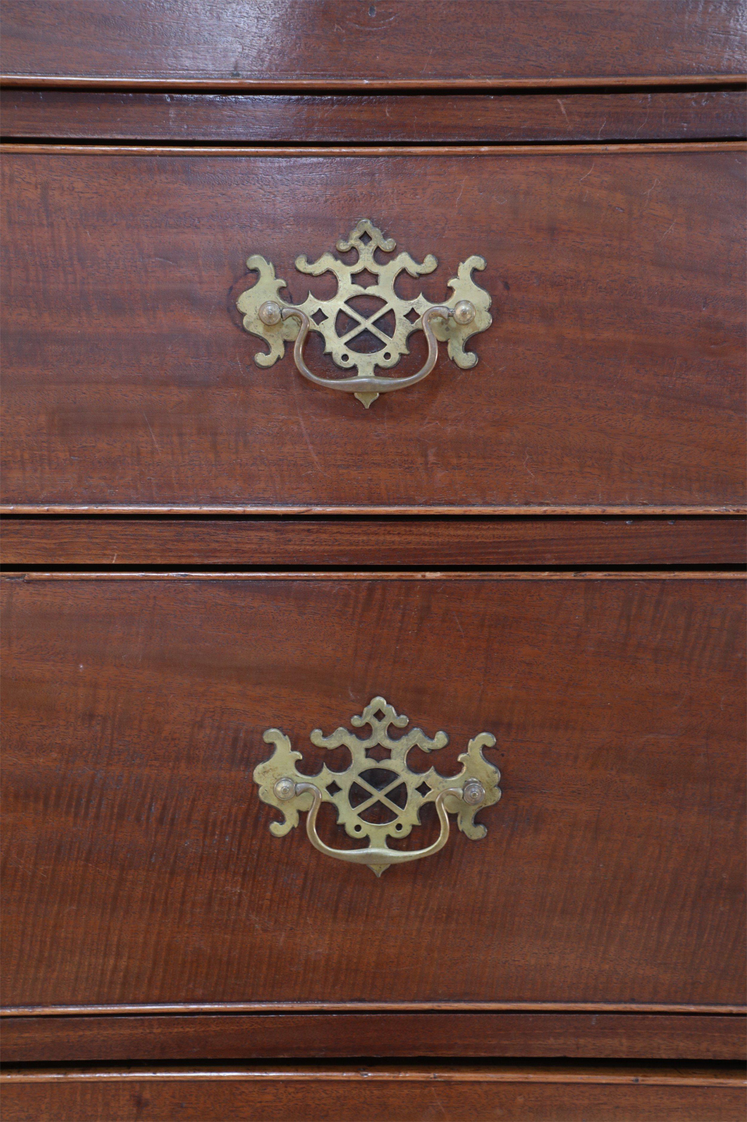 18th Century English Georgian Mahogany Chest on Chest For Sale 3
