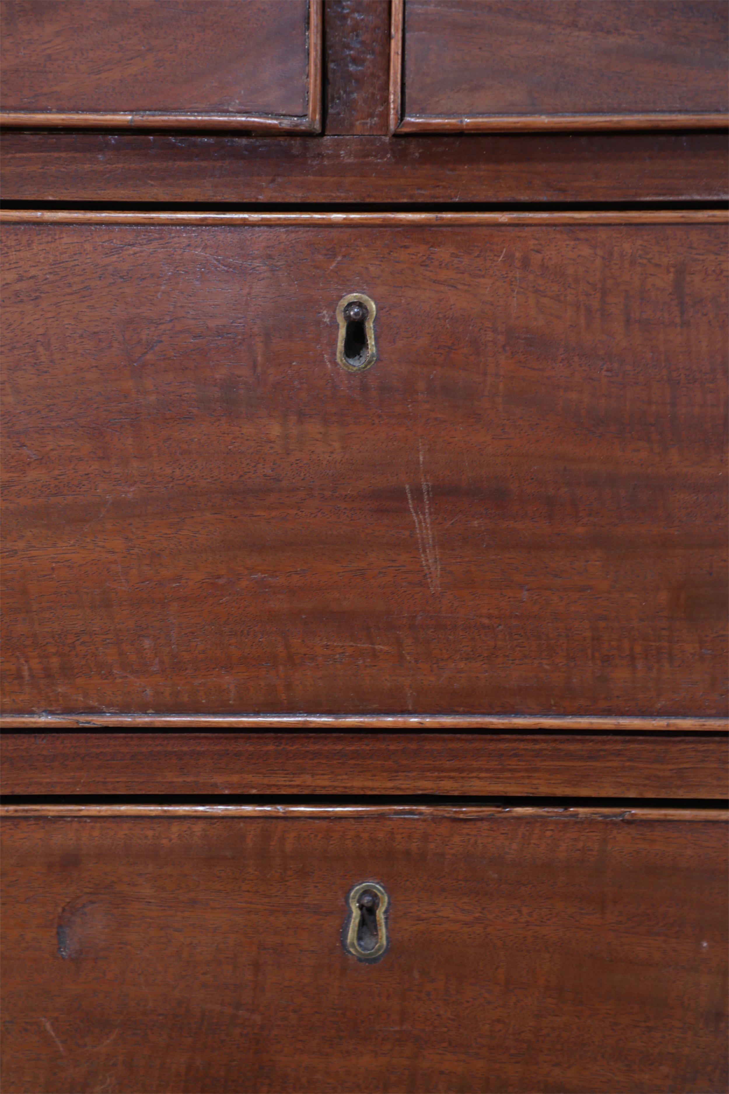 18th Century English Georgian Mahogany Chest on Chest For Sale 4