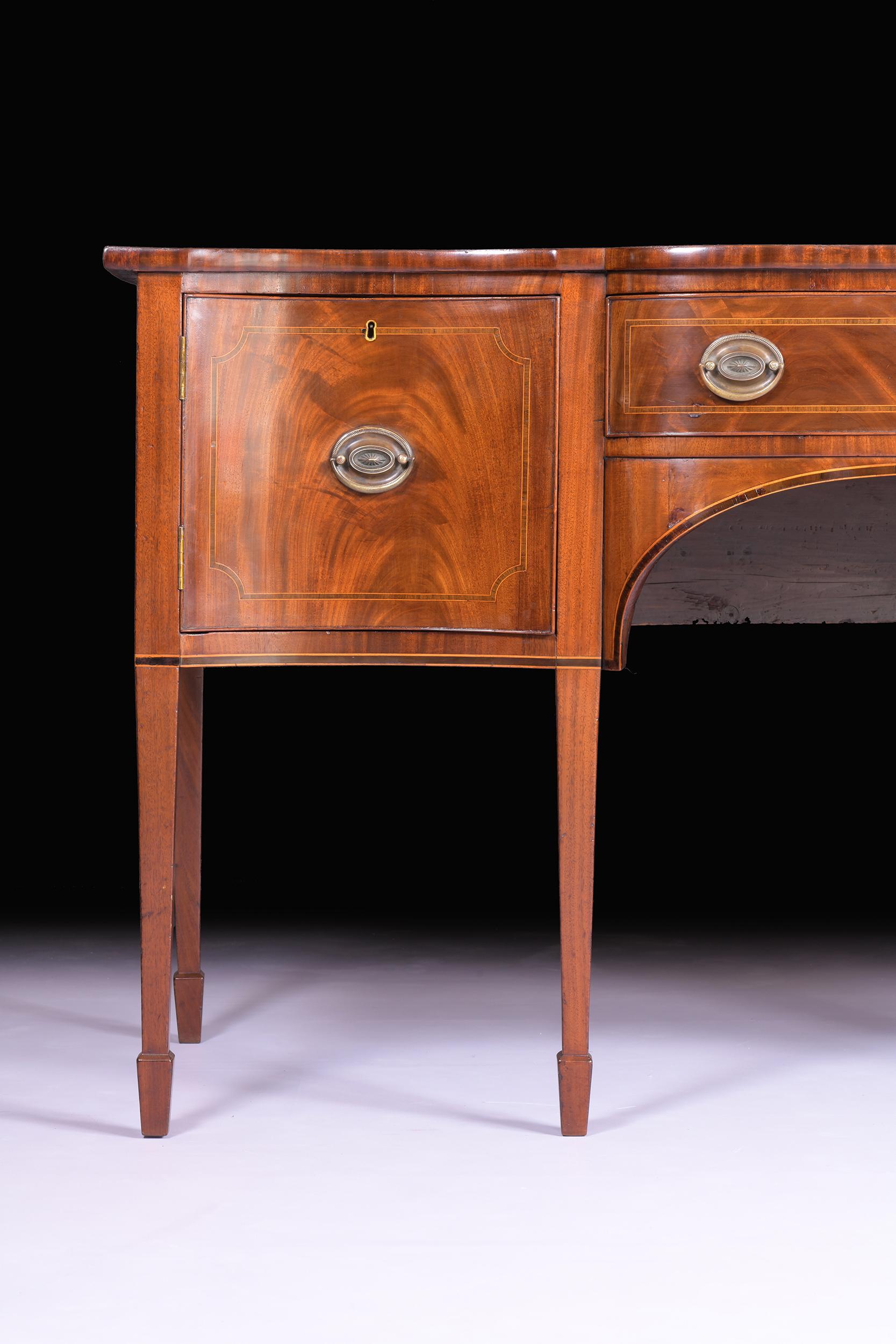 18th Century and Earlier 18th Century English Georgian Serpentine Shaped Sideboard For Sale