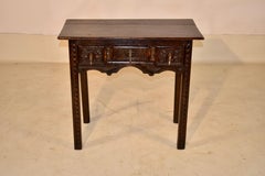 Handgeschnitzter englischer Oak-Lowboy aus dem 18. Jahrhundert