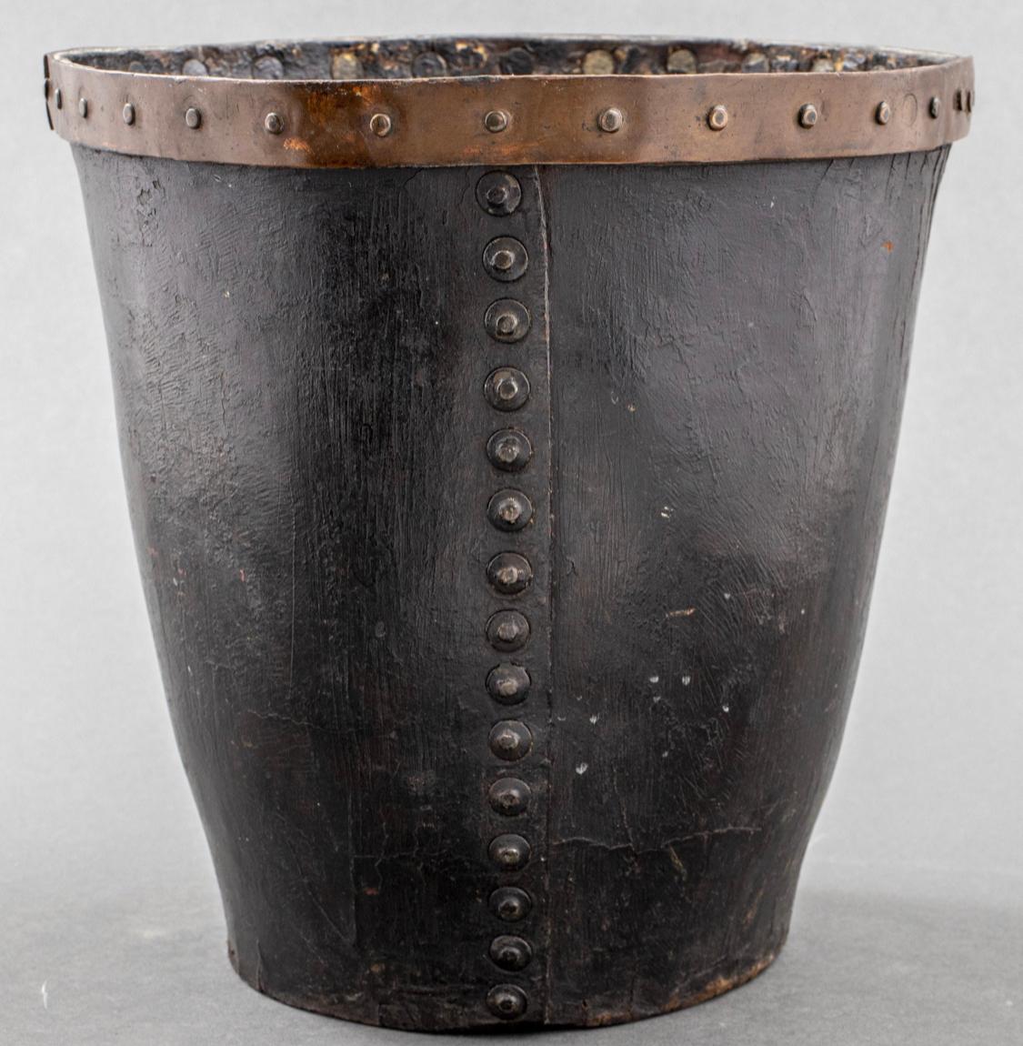 18th Century English Hand Painted Leather Fire Bucket For Sale 6