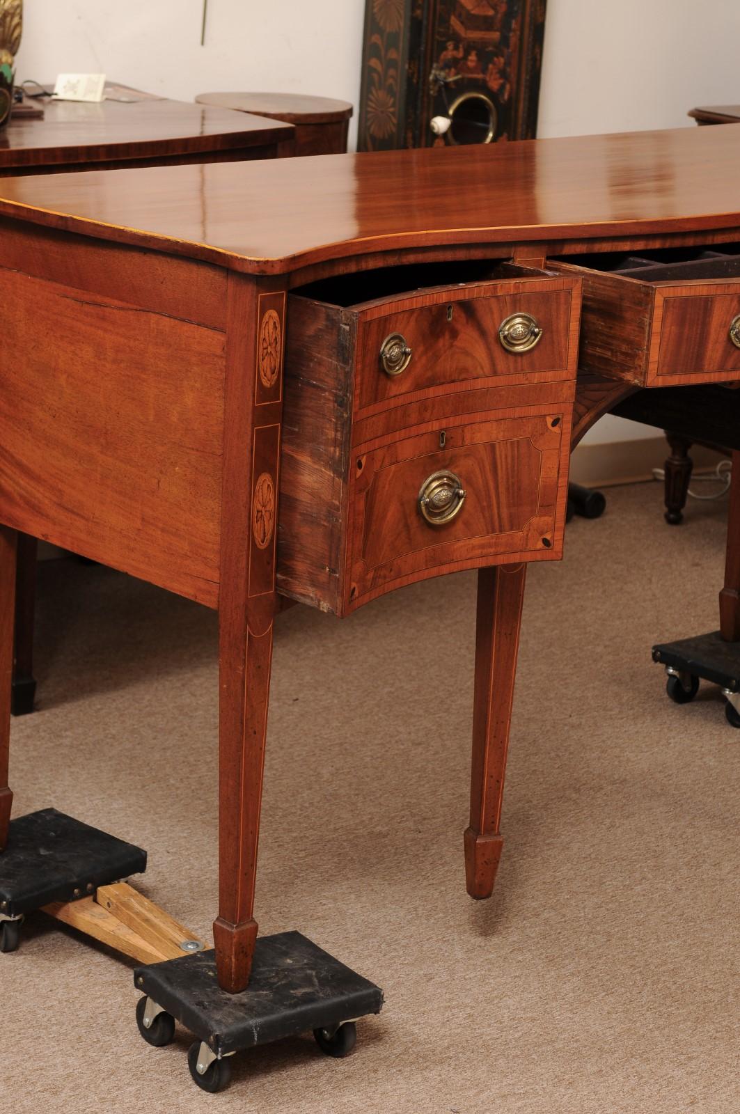 18th Century and Earlier 18th Century English Hepplewhite Sideboard in Inlaid Satinwood with Spade Feet For Sale