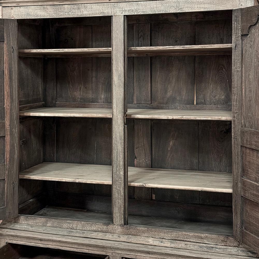18th Century English Linen Press ~ Cabinet in Stripped Oak In Good Condition For Sale In Dallas, TX
