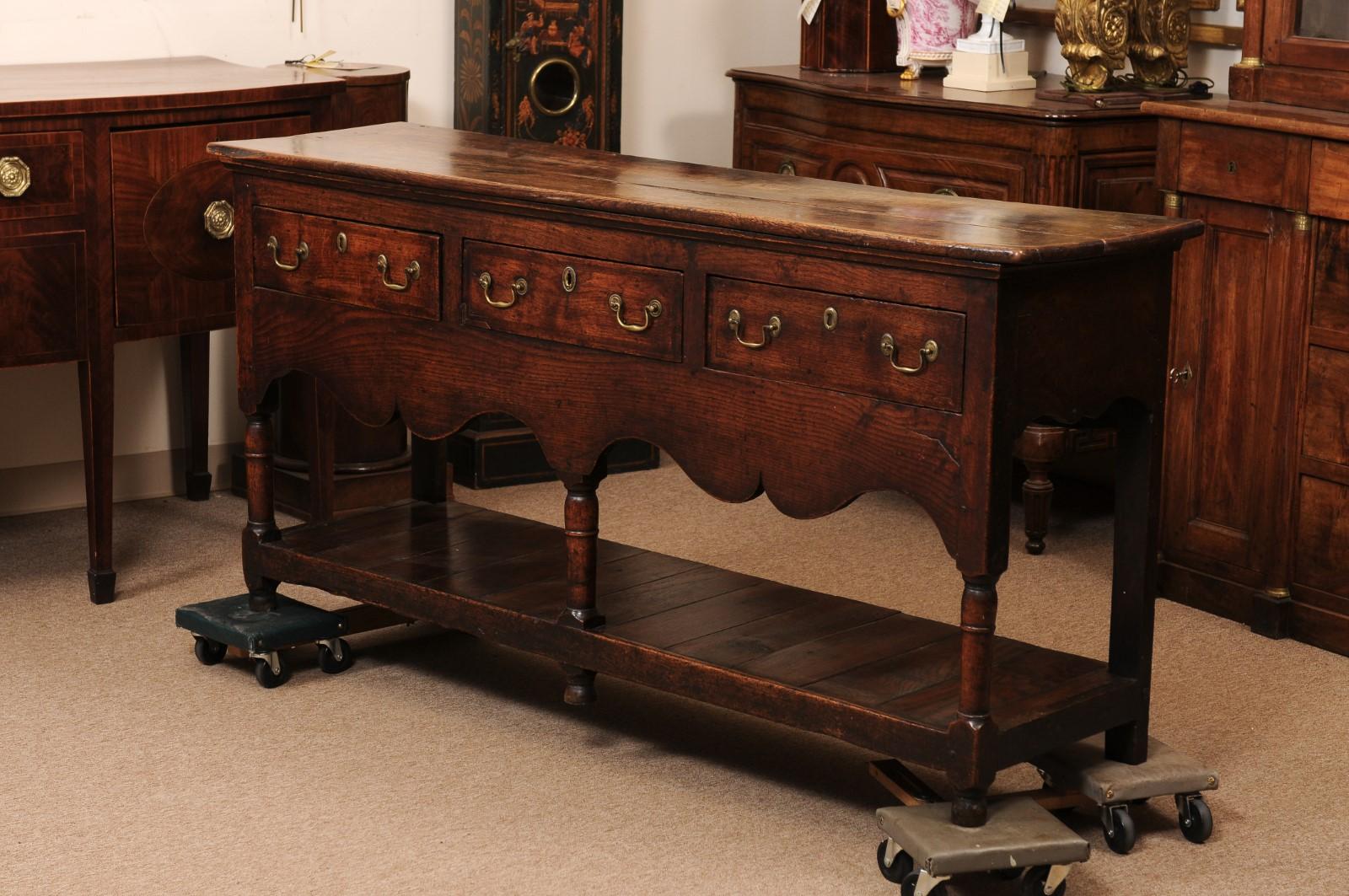 18th Century English Long Dresser Base / Server in Oak with 3 Drawers For Sale 7