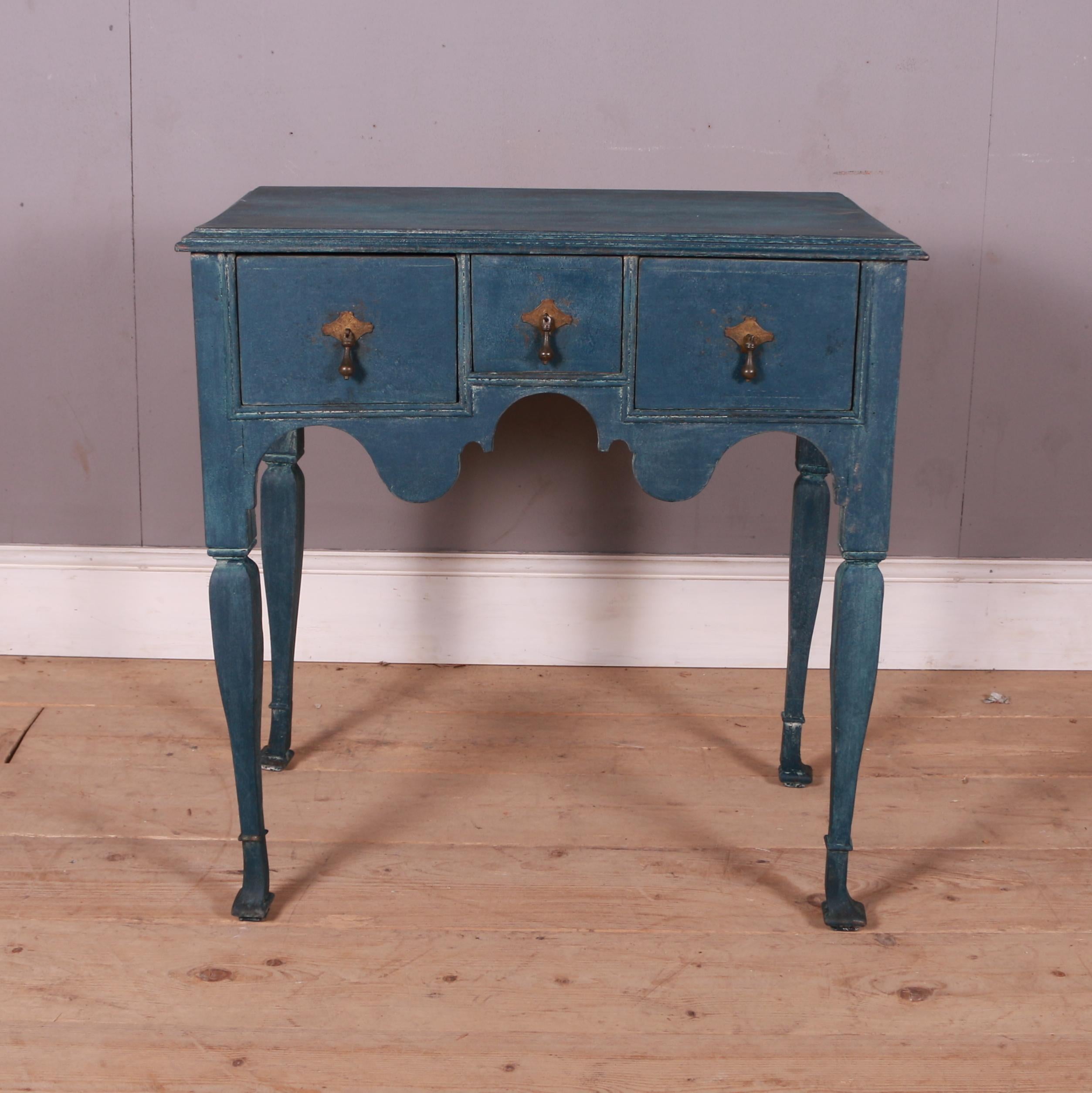 18th C painted English oak low boy. 1780.

Dimensions
29 inches (74 cms) wide
19 inches (48 cms) deep
29.5 inches (75 cms) high.

    