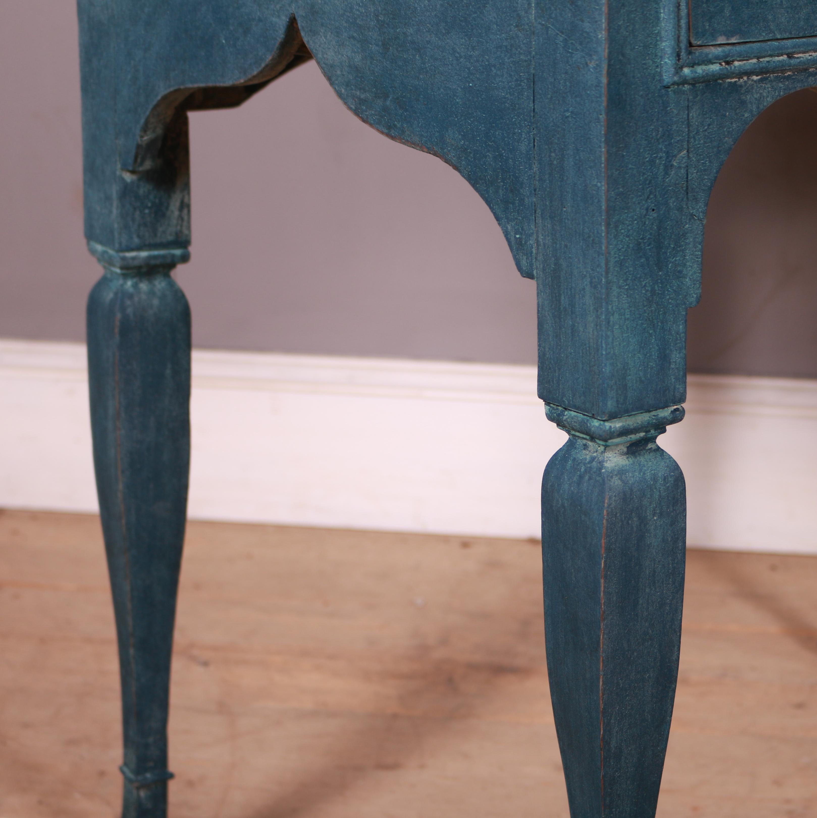 18th Century English Low Boy In Good Condition In Leamington Spa, Warwickshire