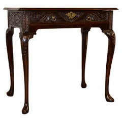 Lowboy inglés del siglo XVIII