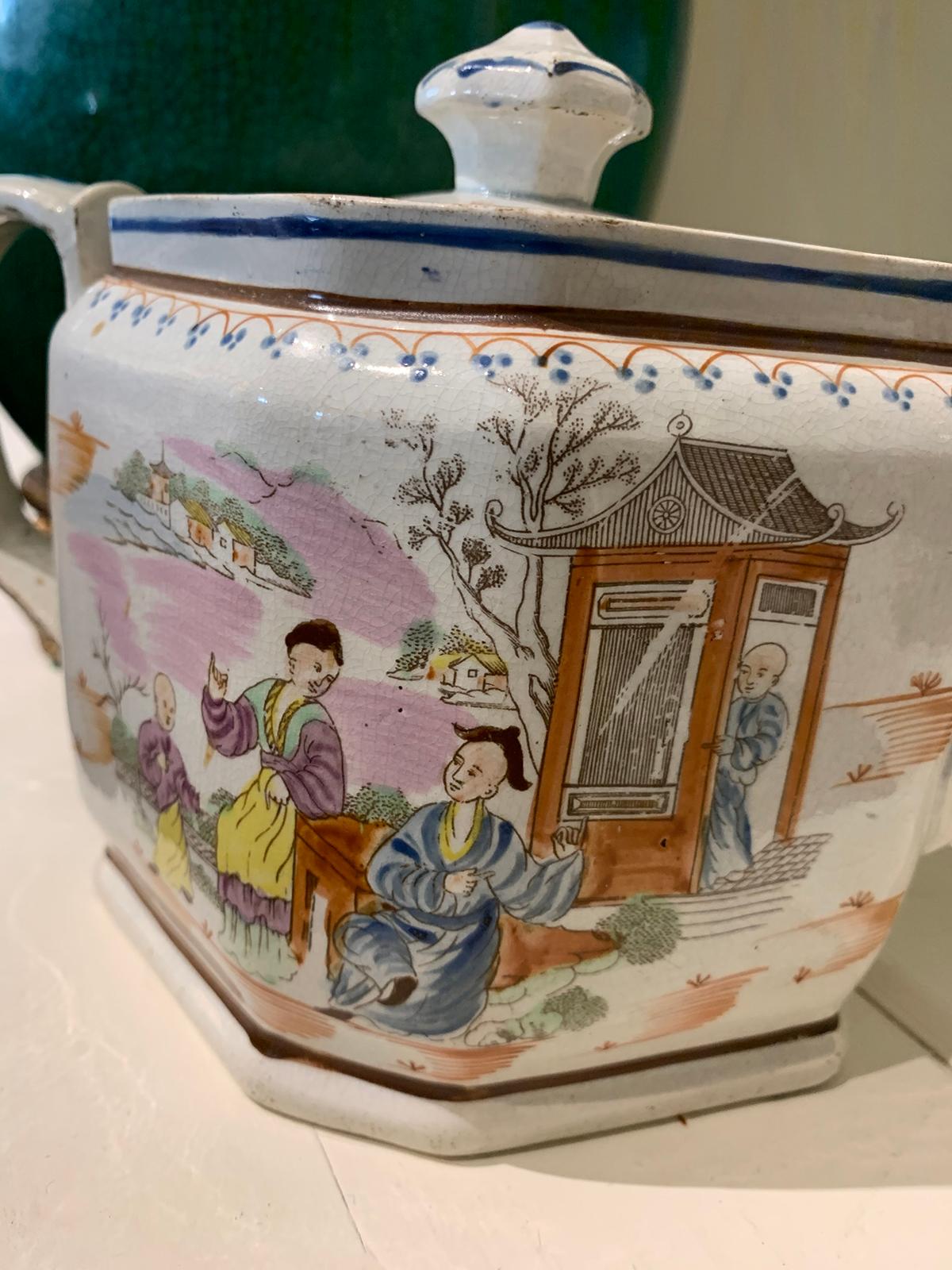 18th Century English Lowestoft Chinoiserie Porcelain Teapot 6