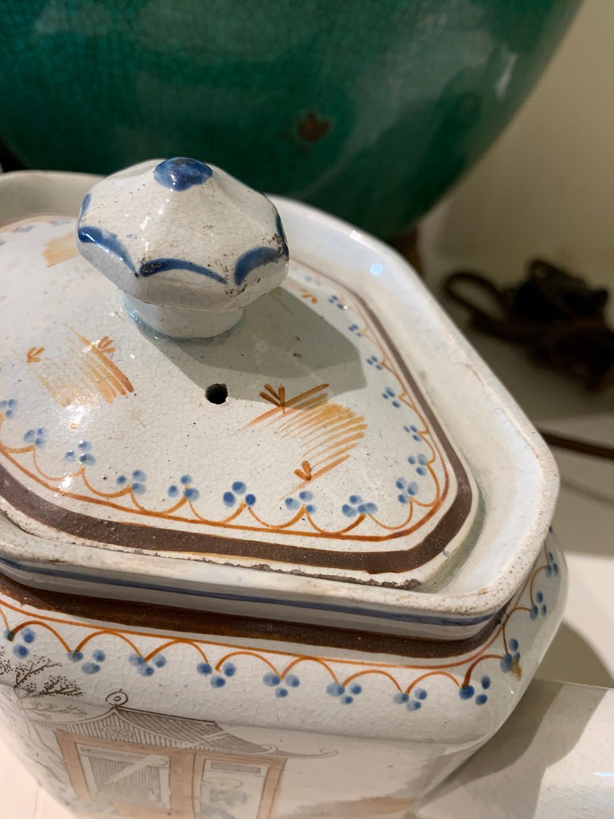 18th Century English Lowestoft Chinoiserie Porcelain Teapot 7