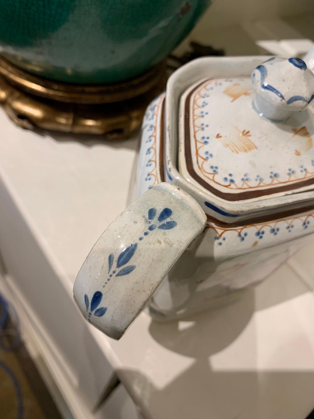 18th Century English Lowestoft Chinoiserie Porcelain Teapot 9
