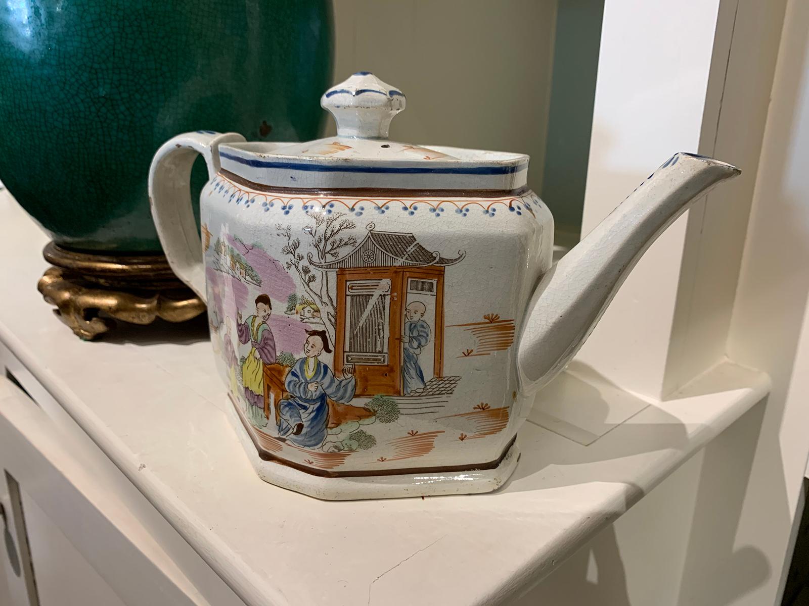 18th Century English Lowestoft Chinoiserie Porcelain Teapot 1